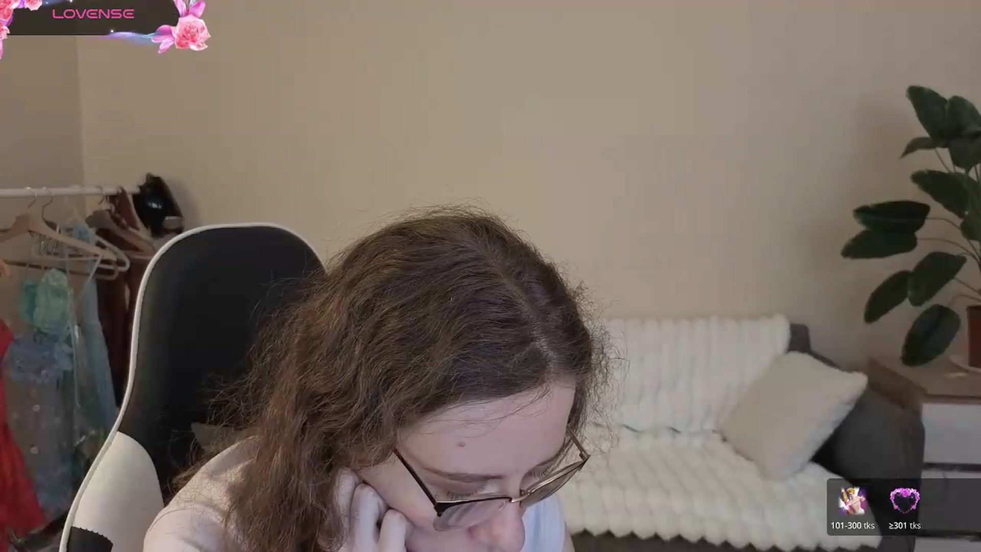Gallery image thumbnail from BlueFlowerr's myfreecams stream on, 08/11/2026, 23:51 image 14 of 20