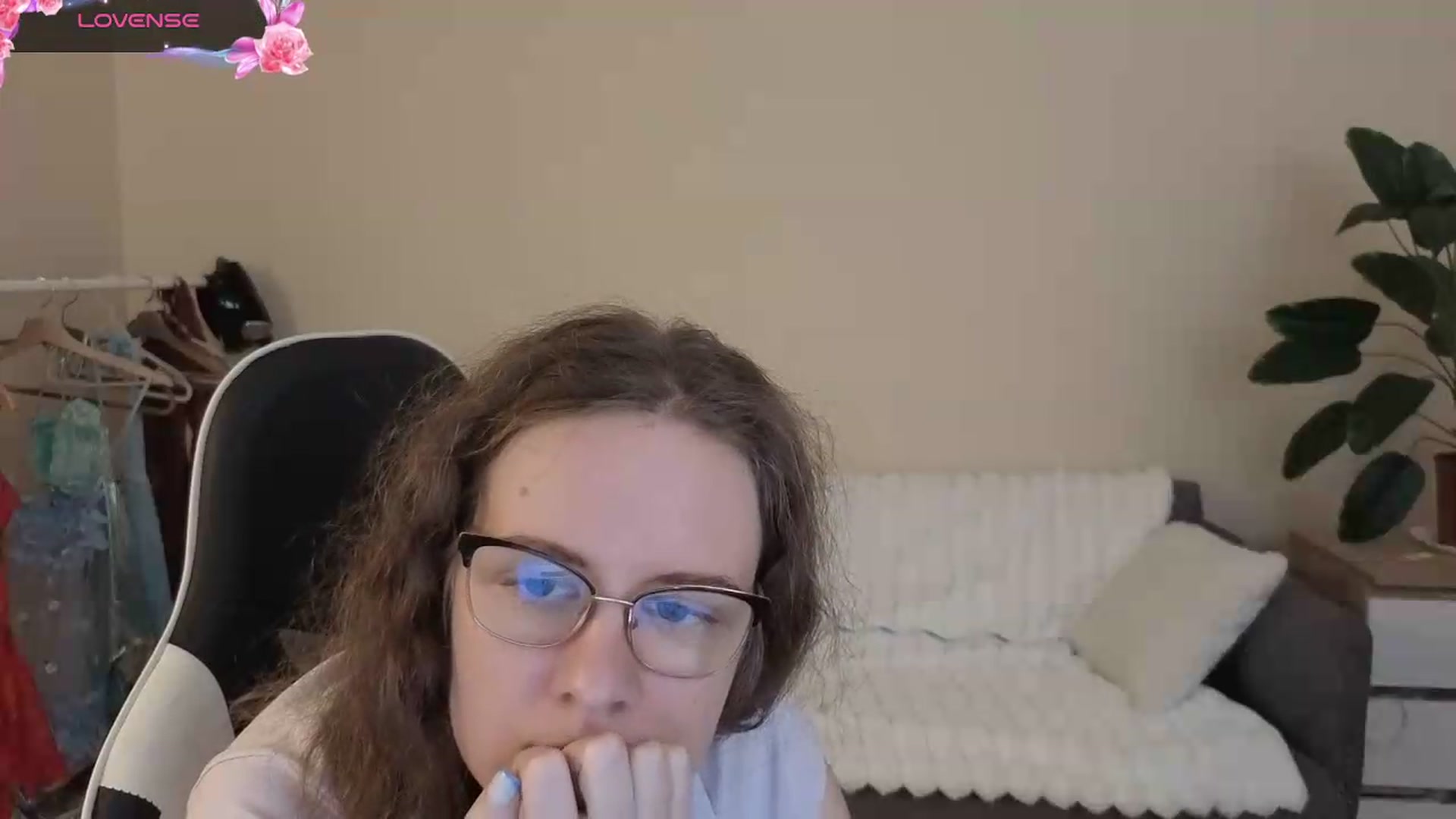 Gallery image thumbnail from BlueFlowerr's myfreecams stream on, 08/11/2026, 23:51 image 10 of 20