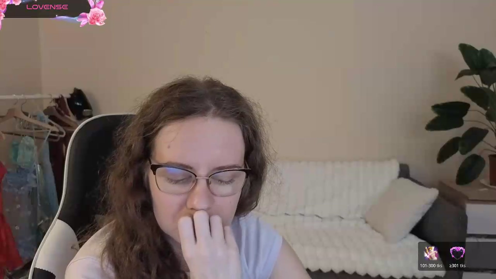 Gallery image thumbnail from BlueFlowerr's myfreecams stream on, 08/11/2026, 23:51 image 2 of 20