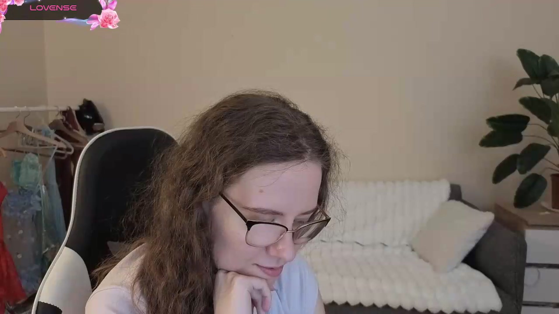 Gallery image thumbnail from BlueFlowerr's myfreecams stream on, 08/11/2026, 23:51 image 6 of 20
