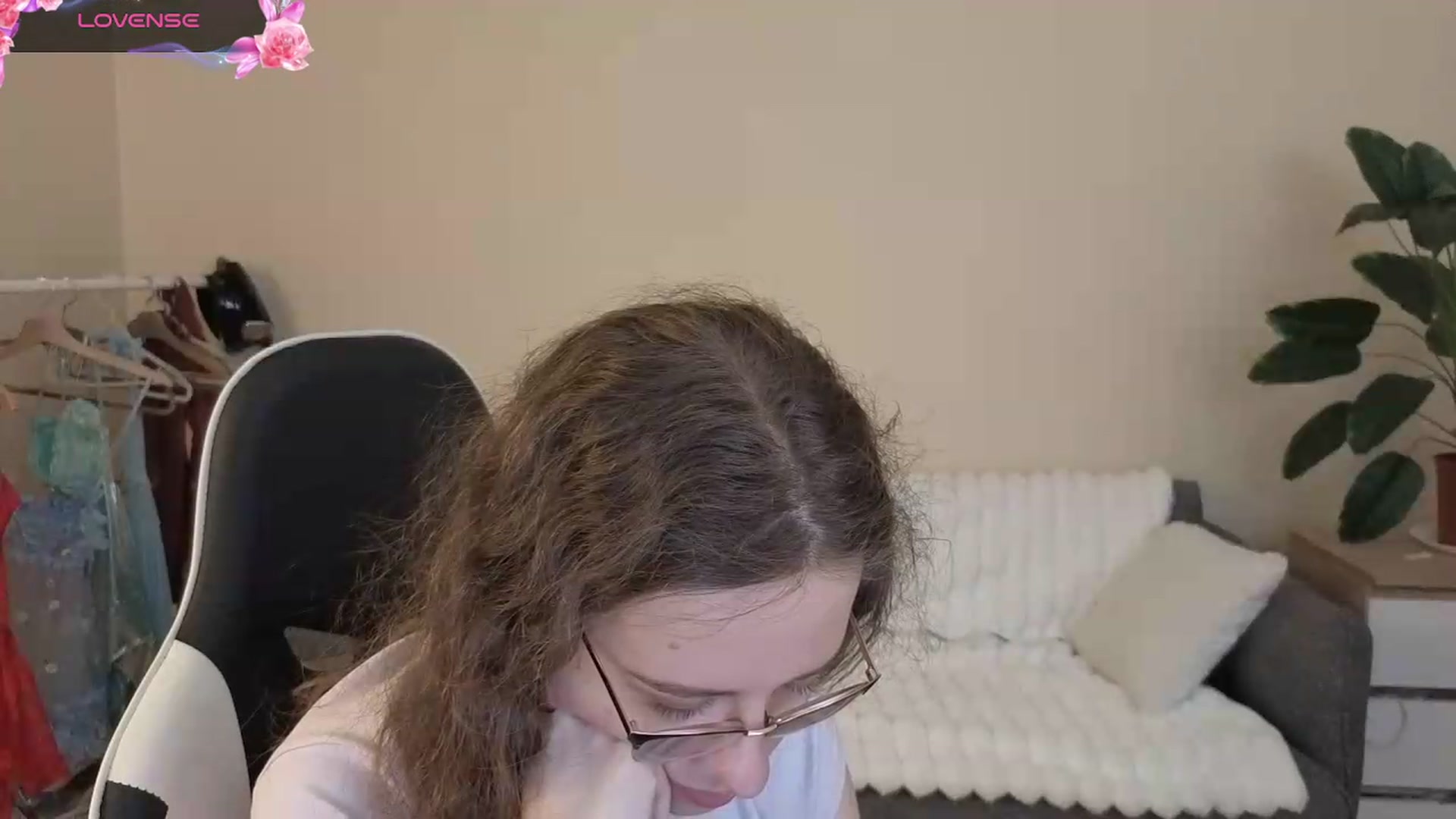 Gallery image thumbnail from BlueFlowerr's myfreecams stream on, 08/11/2026, 23:51 image 15 of 20