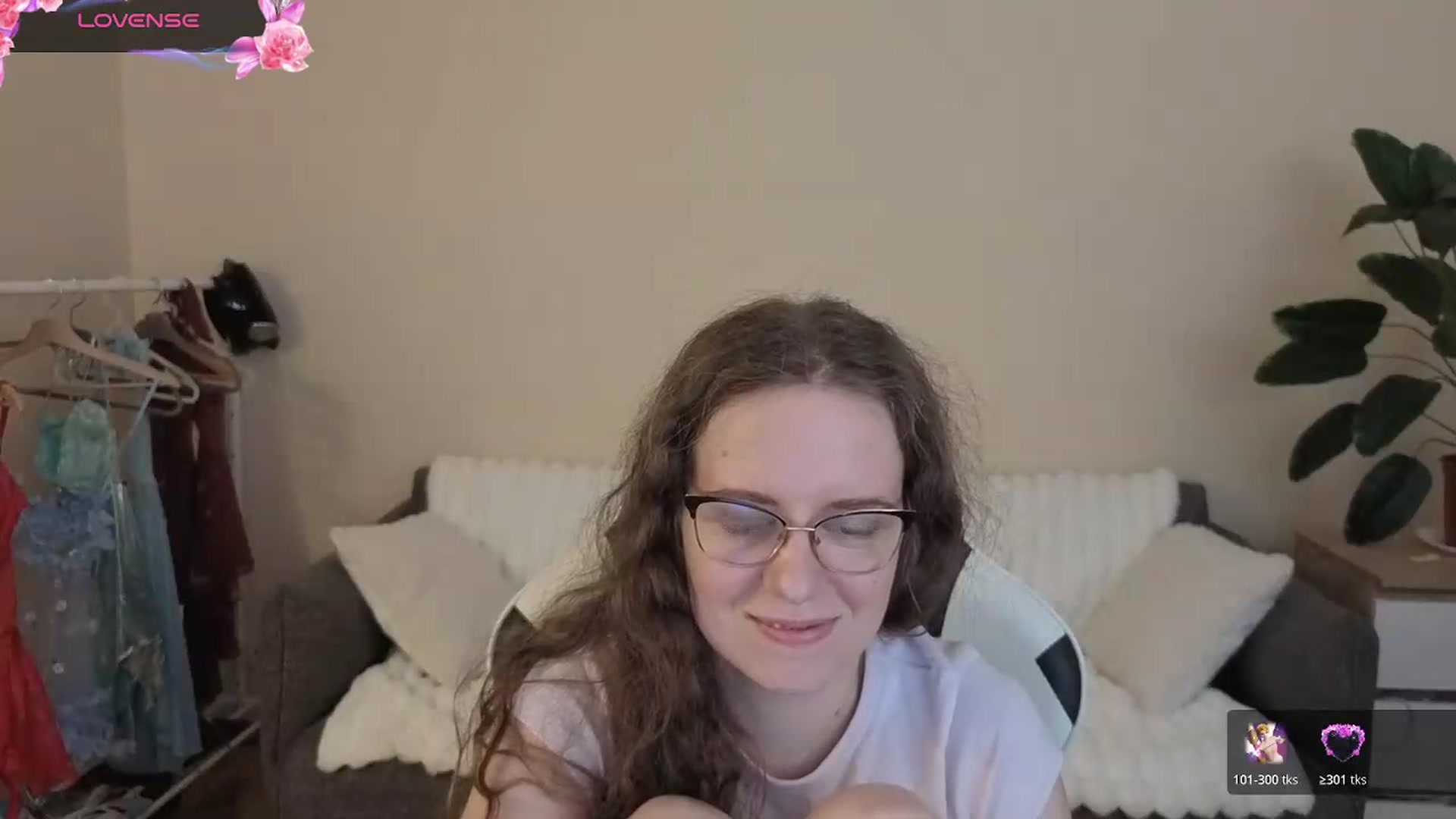 Gallery image thumbnail from BlueFlowerr's myfreecams stream on, 08/12/2026, 24:15 image 12 of 20