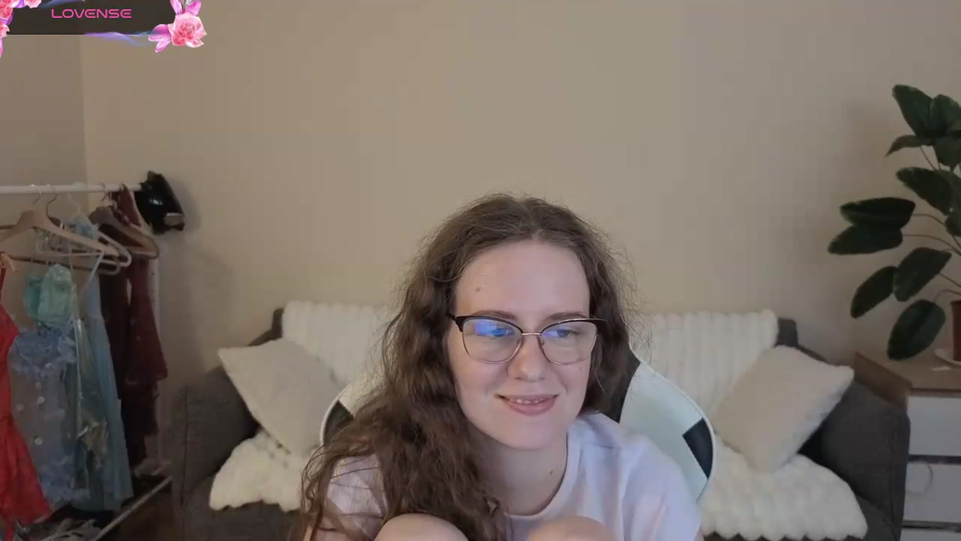 Gallery image thumbnail from BlueFlowerr's myfreecams stream on, 08/12/2026, 24:15 image 8 of 20