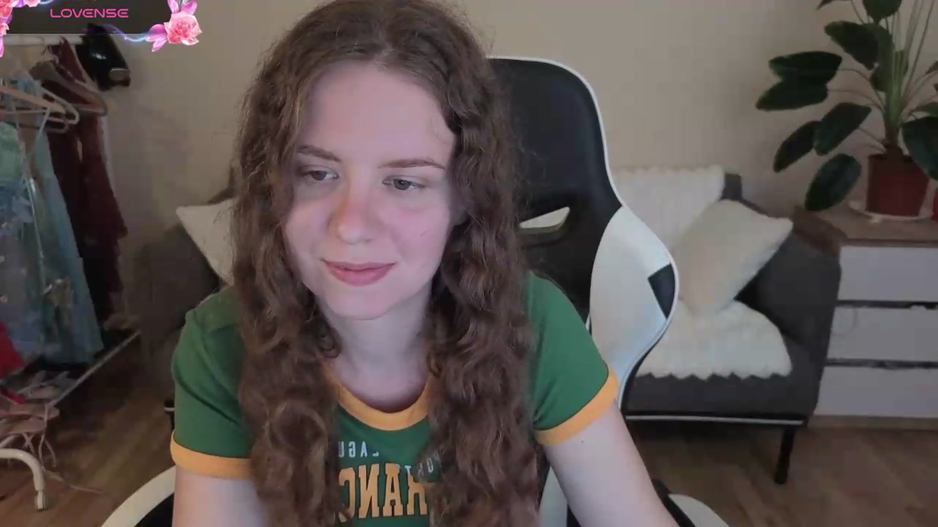 Gallery image thumbnail from BlueFlowerr's myfreecams stream on, 08/14/2026, 18:02 image 14 of 20