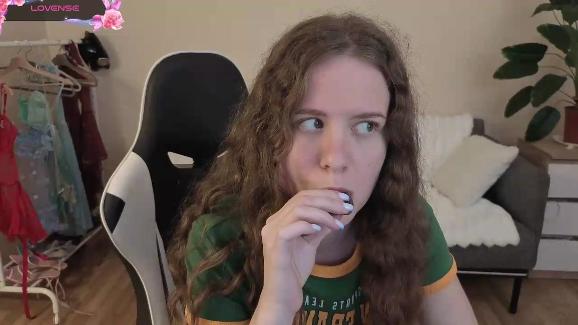 Gallery image thumbnail from BlueFlowerr's myfreecams stream on, 08/14/2026, 18:46 image 18 of 20