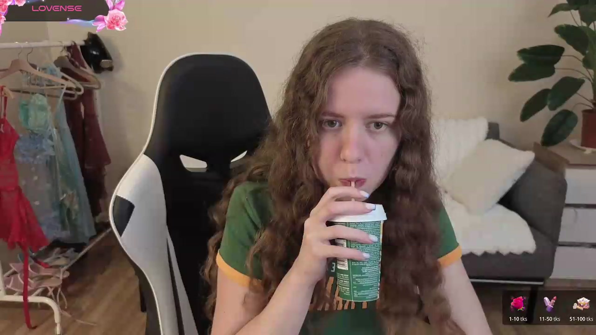 Gallery image thumbnail from BlueFlowerr's myfreecams stream on, 08/14/2026, 18:46 image 19 of 20