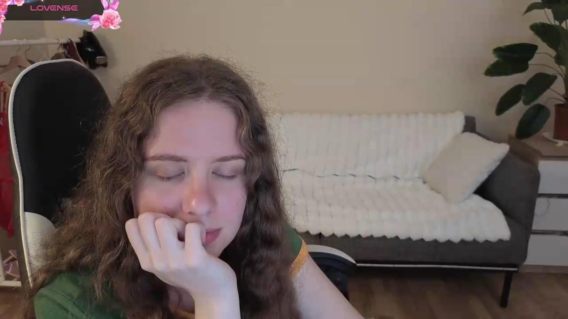 Gallery image thumbnail from BlueFlowerr's myfreecams stream on, 08/14/2026, 19:38 image 5 of 20