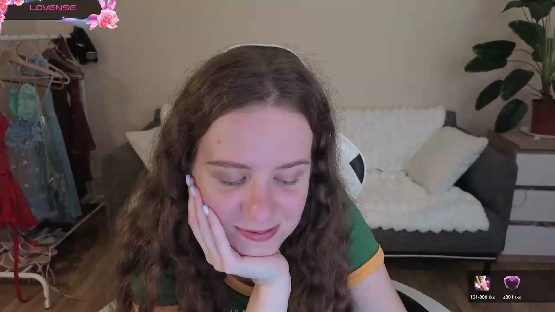 Gallery image thumbnail from BlueFlowerr's myfreecams stream on, 08/14/2026, 20:22 image 5 of 20