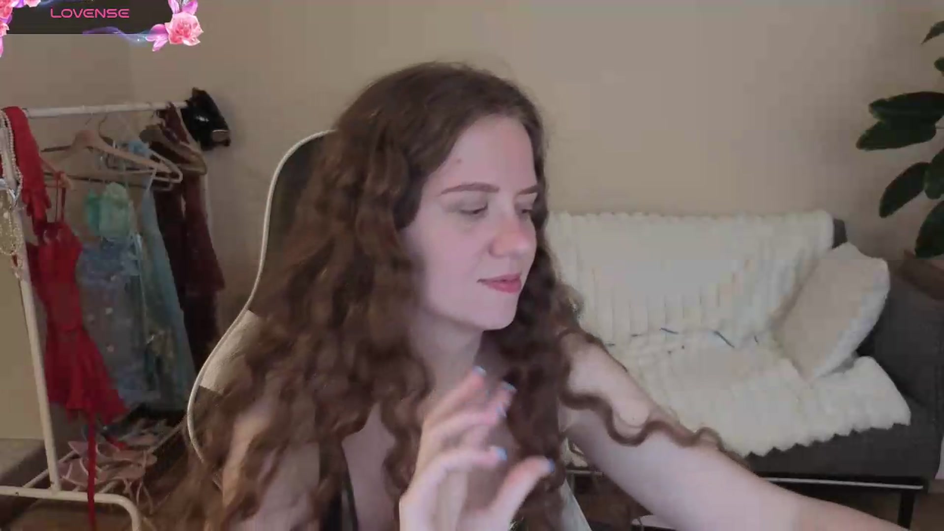 Gallery image thumbnail from BlueFlowerr's myfreecams stream on, 08/15/2026, 24:01 image 15 of 20