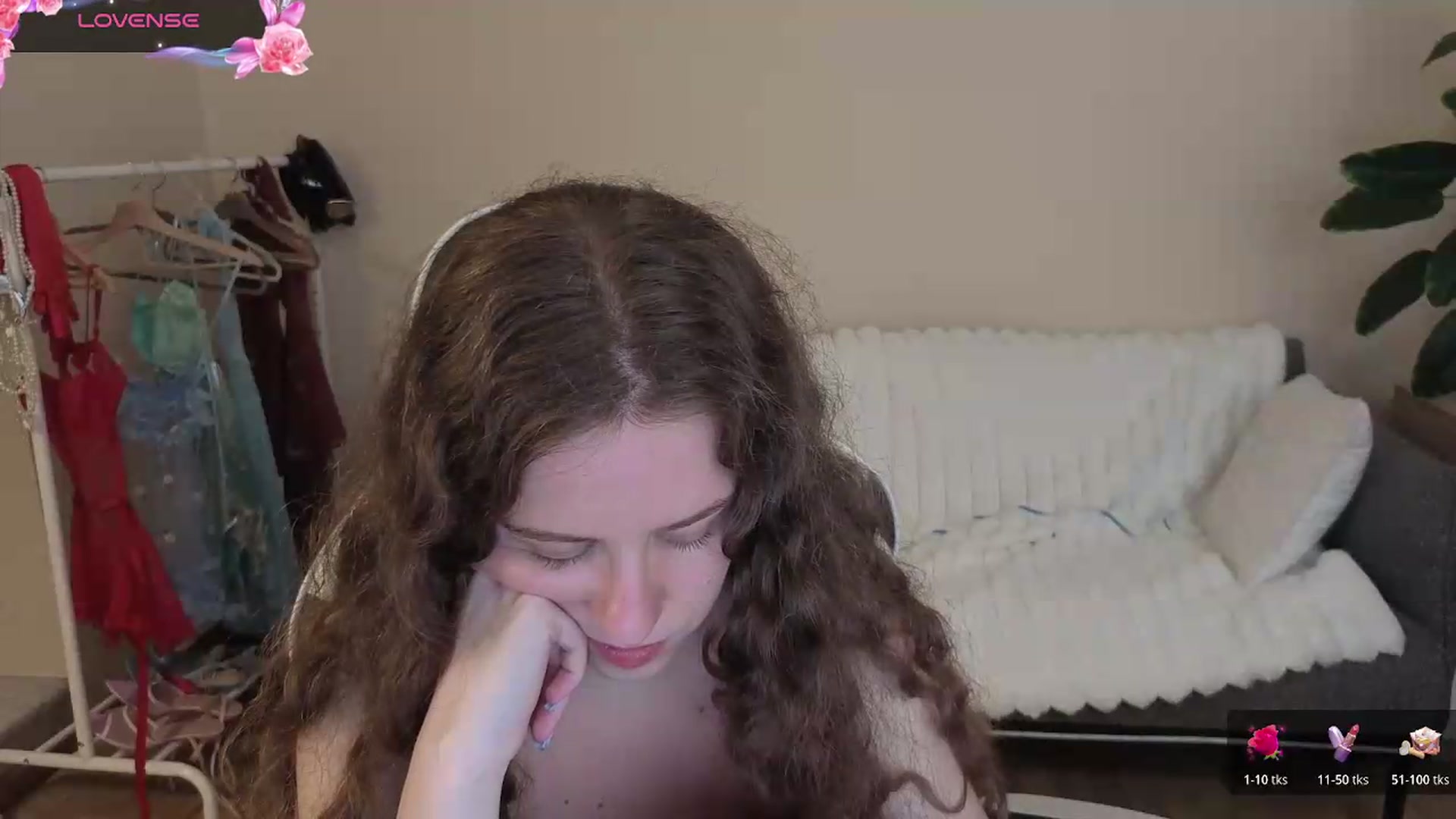Gallery image thumbnail from BlueFlowerr's myfreecams stream on, 08/15/2026, 24:01 image 16 of 20
