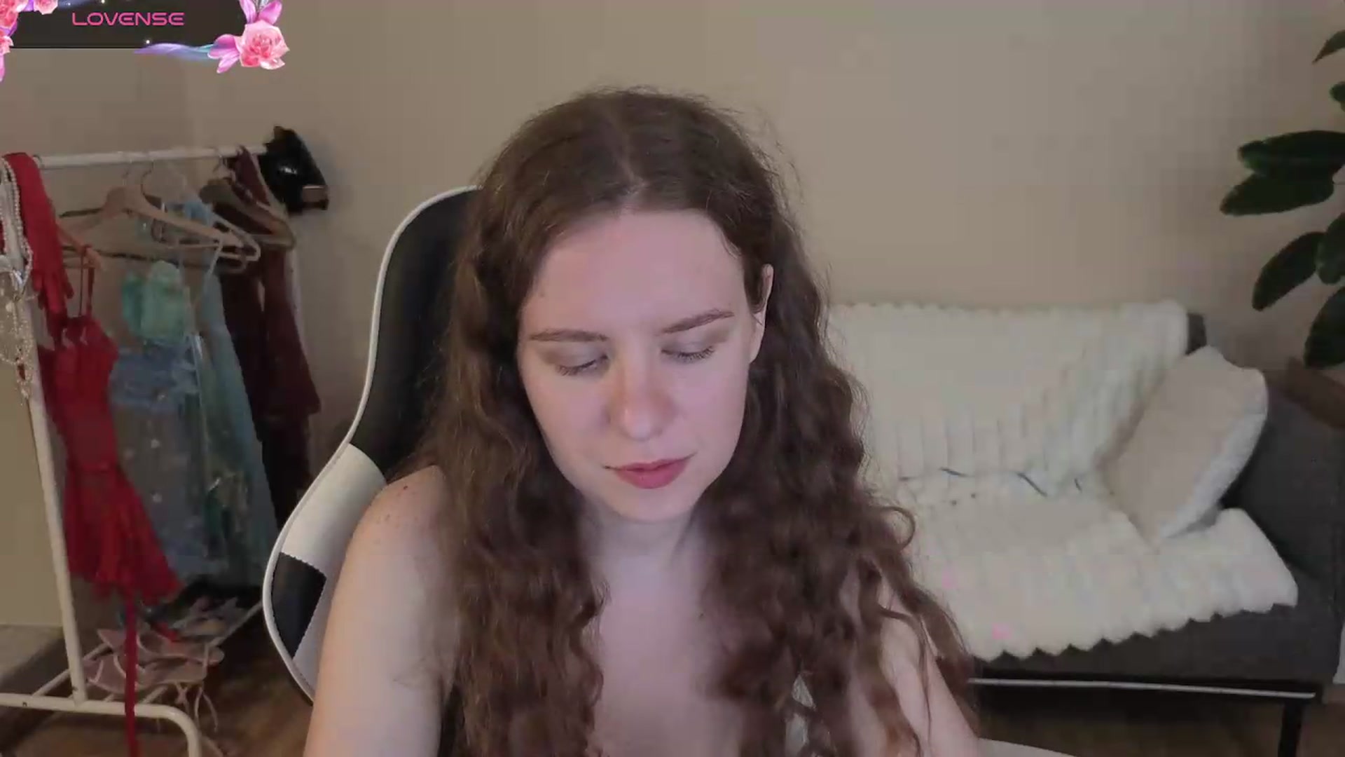 Gallery image thumbnail from BlueFlowerr's myfreecams stream on, 08/15/2026, 24:01 image 6 of 20
