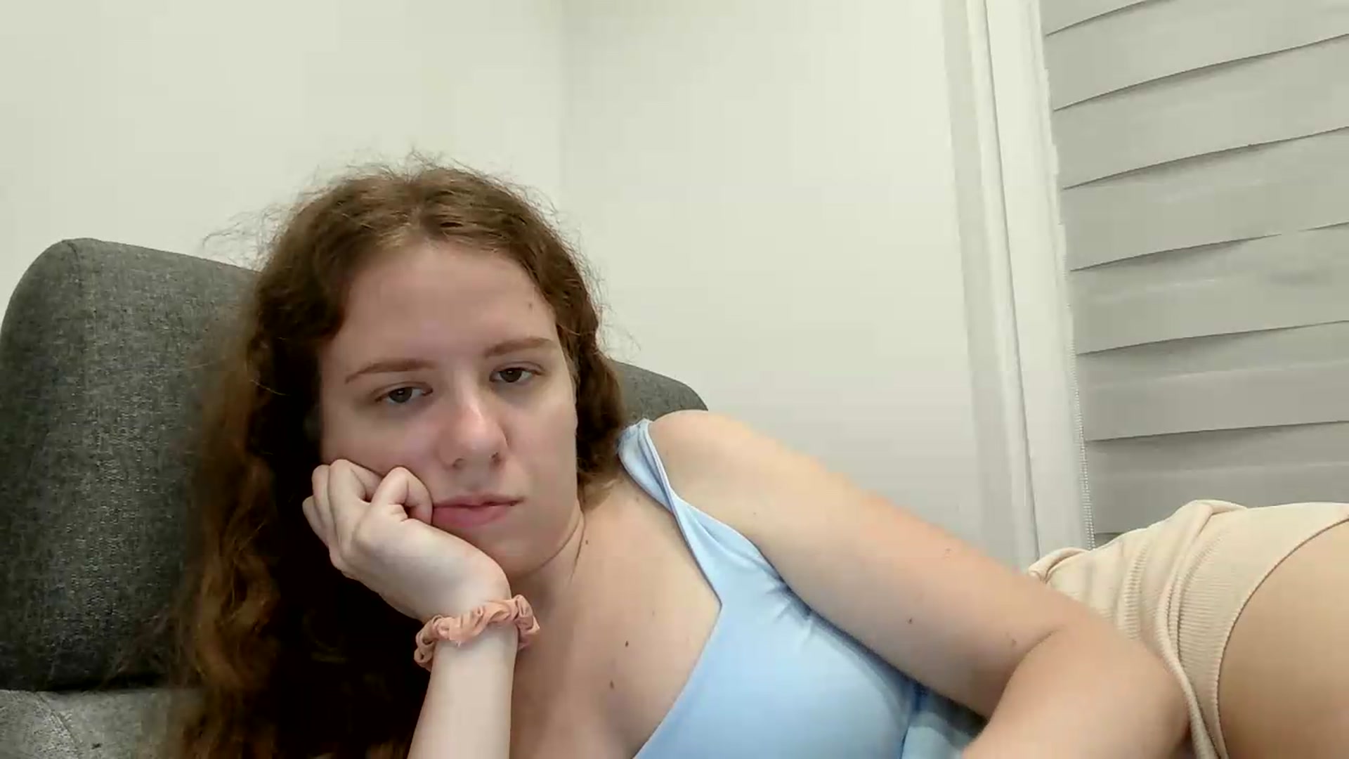 Gallery image thumbnail from BlueFlowerr's myfreecams stream on, 08/15/2026, 18:45 image 14 of 20