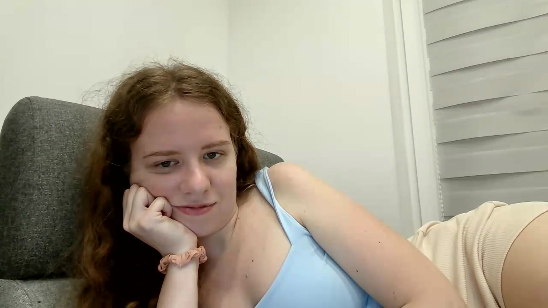 Gallery image thumbnail from BlueFlowerr's myfreecams stream on, 08/15/2026, 18:45 image 12 of 20
