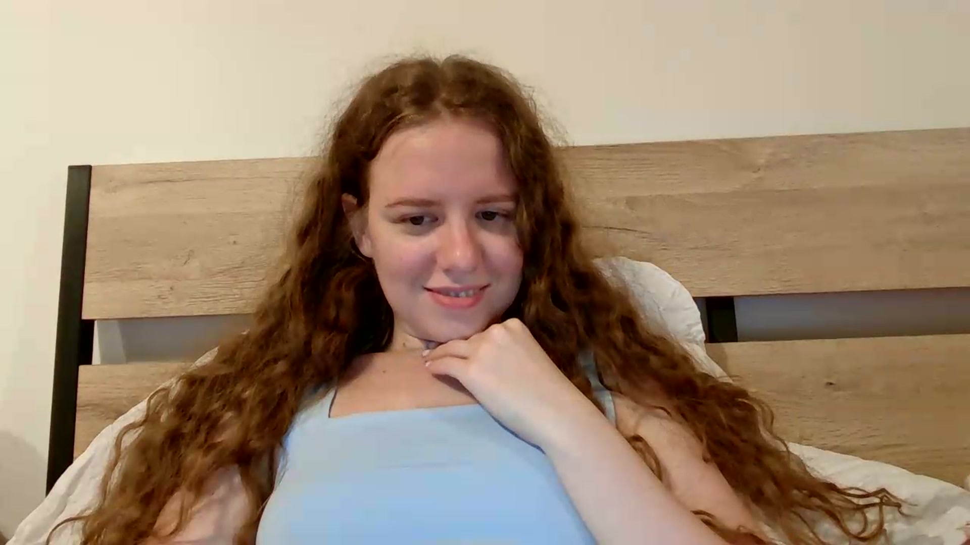 Gallery image thumbnail from BlueFlowerr's myfreecams stream on, 08/16/2026, 24:32 image 8 of 20