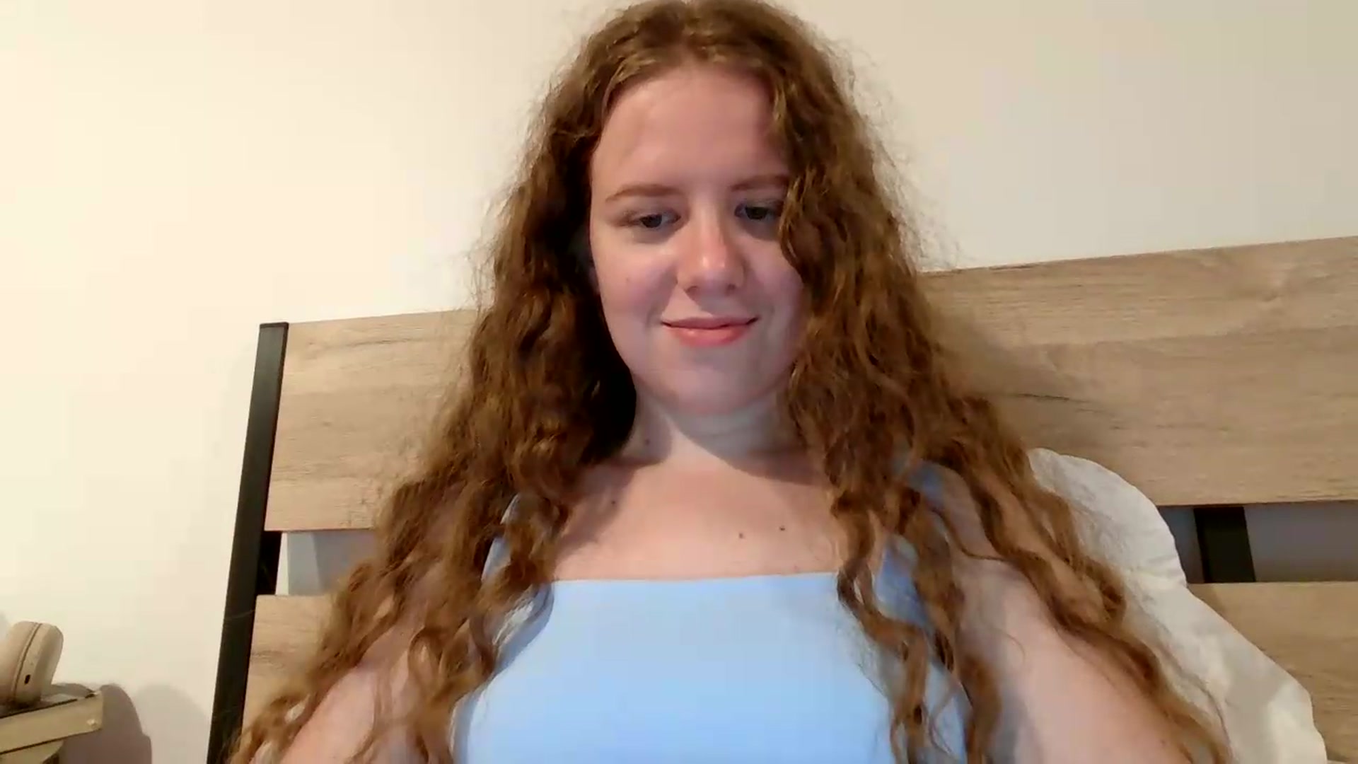 Gallery image thumbnail from BlueFlowerr's myfreecams stream on, 08/16/2026, 24:32 image 20 of 20