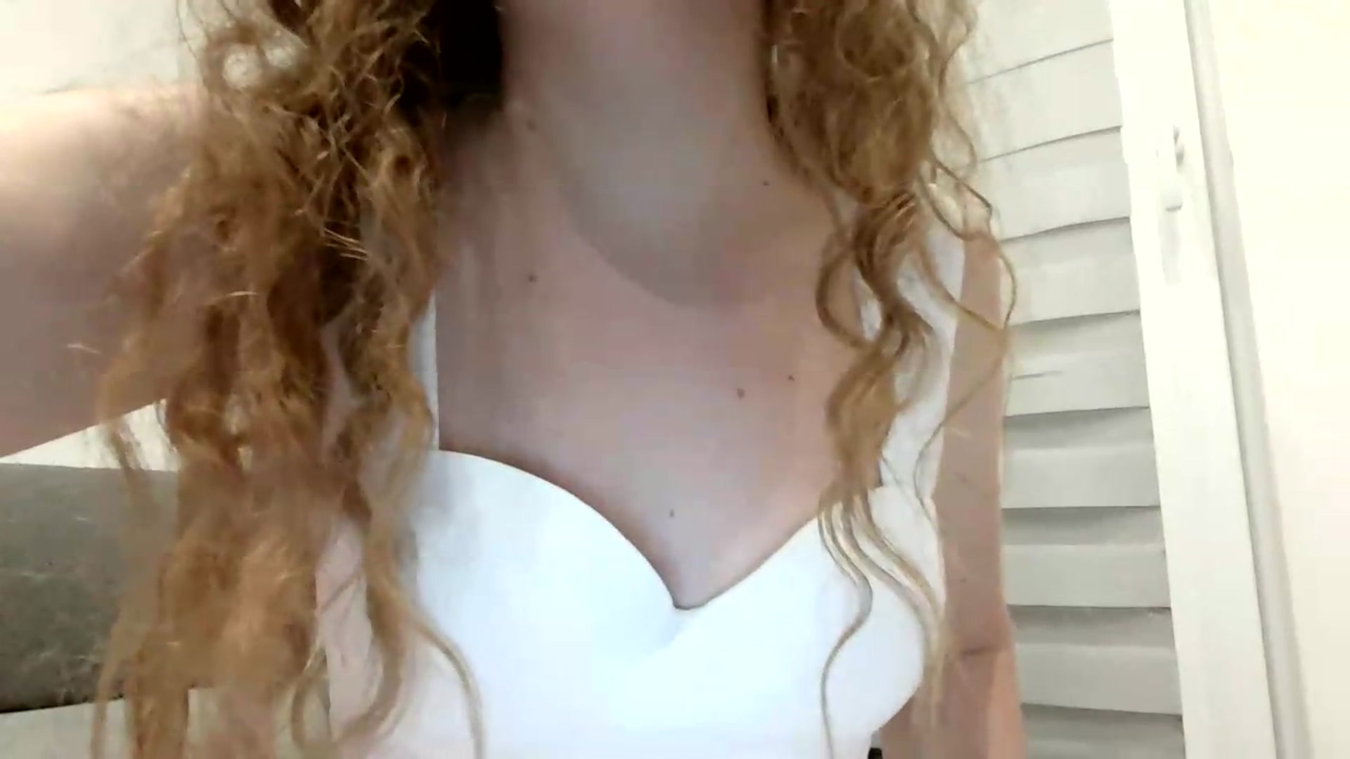 Gallery image thumbnail from BlueFlowerr's myfreecams stream on, 08/16/2026, 21:41 image 16 of 20