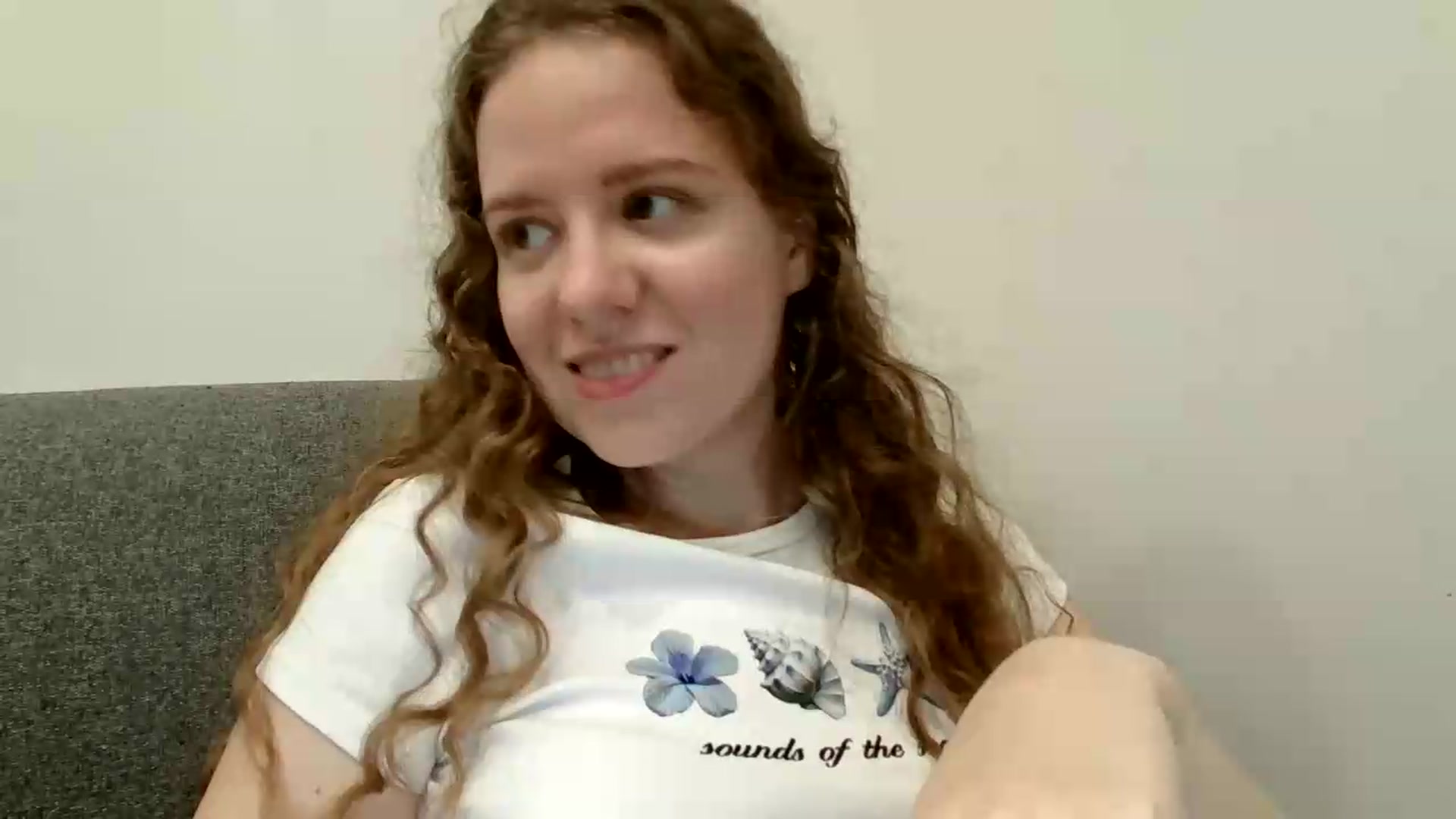 Gallery image thumbnail from BlueFlowerr's myfreecams stream on, 08/17/2026, 18:45 image 4 of 20