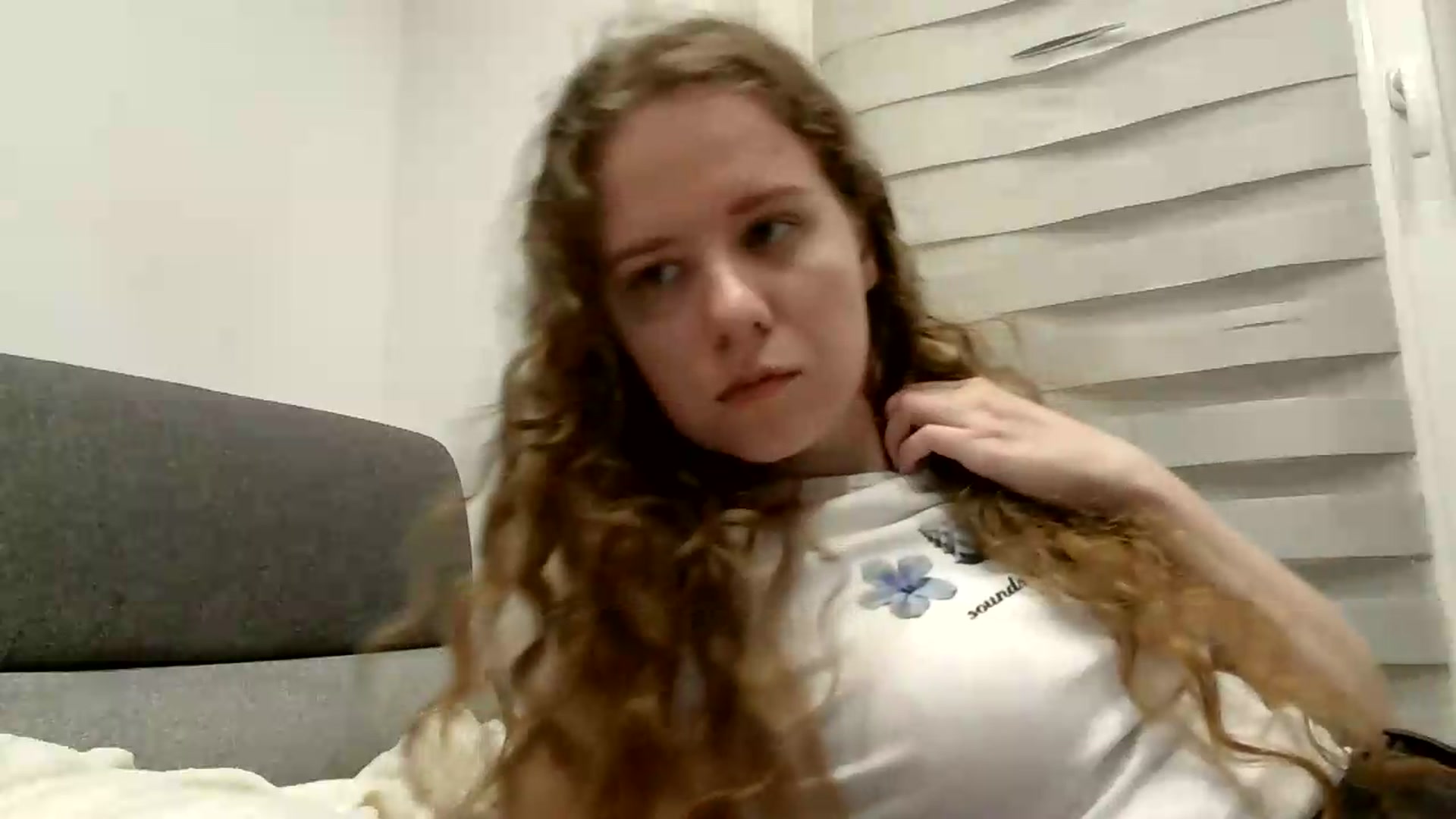 Gallery image thumbnail from BlueFlowerr's myfreecams stream on, 08/17/2026, 18:45 image 16 of 20