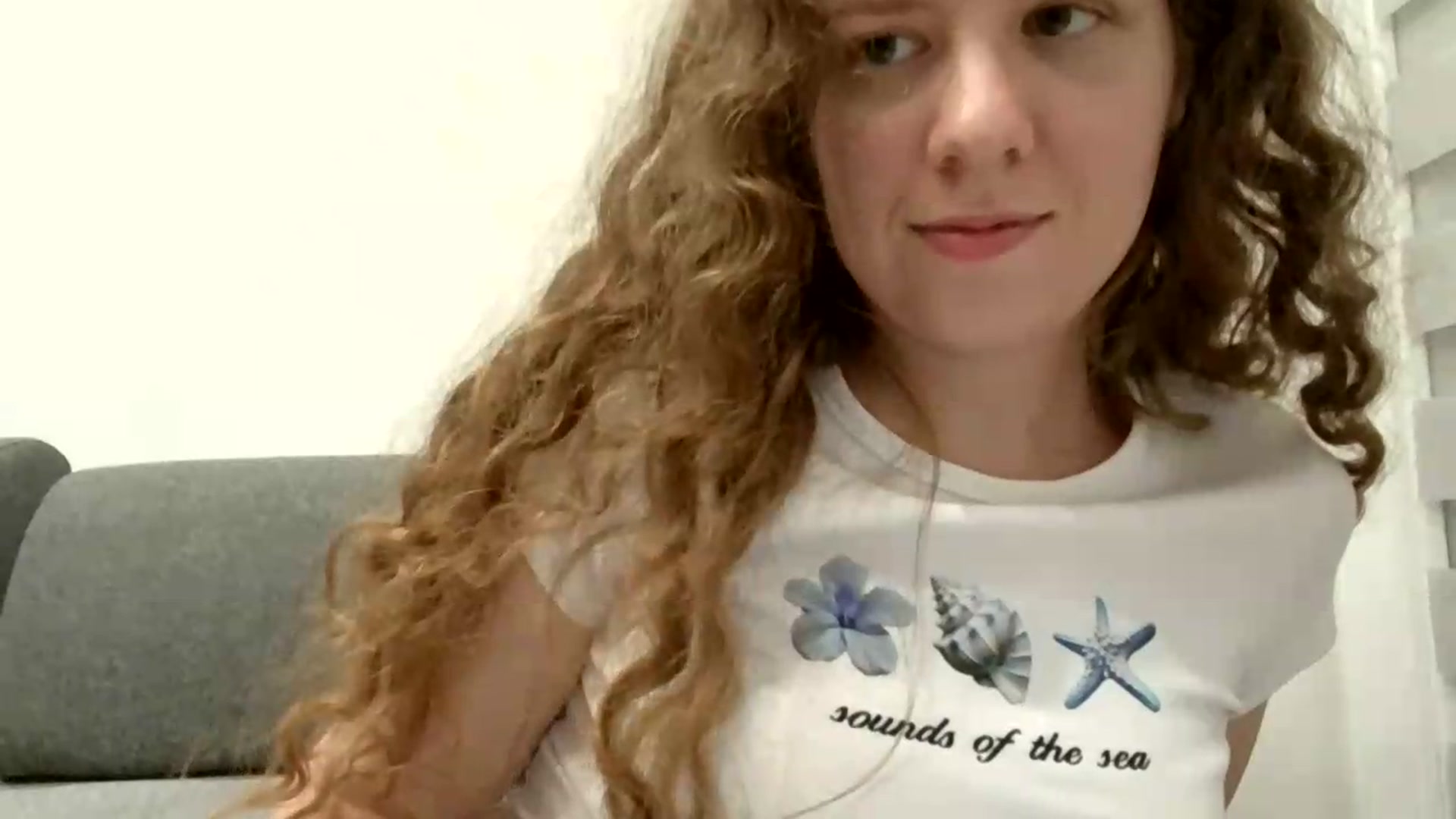 Gallery image thumbnail from BlueFlowerr's myfreecams stream on, 08/17/2026, 23:43 image 18 of 20