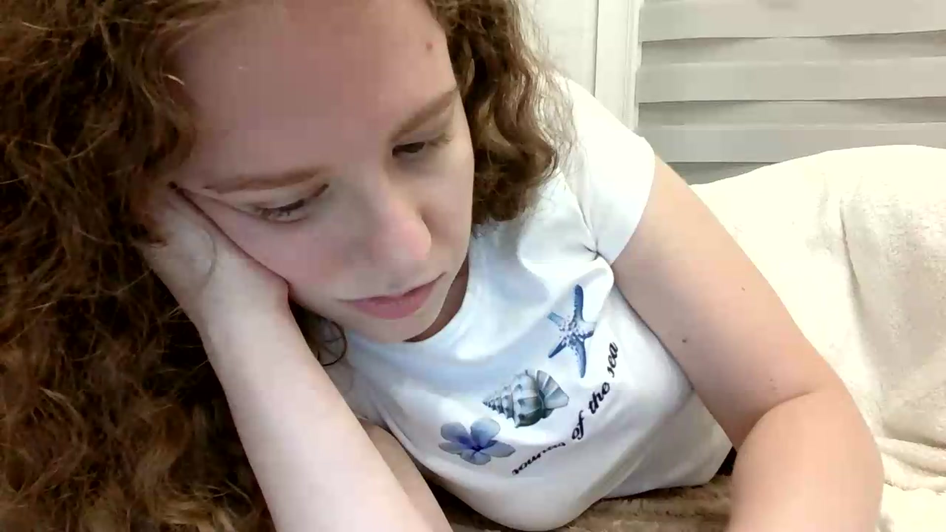 Gallery image thumbnail from BlueFlowerr's myfreecams stream on, 08/17/2026, 23:43 image 15 of 20