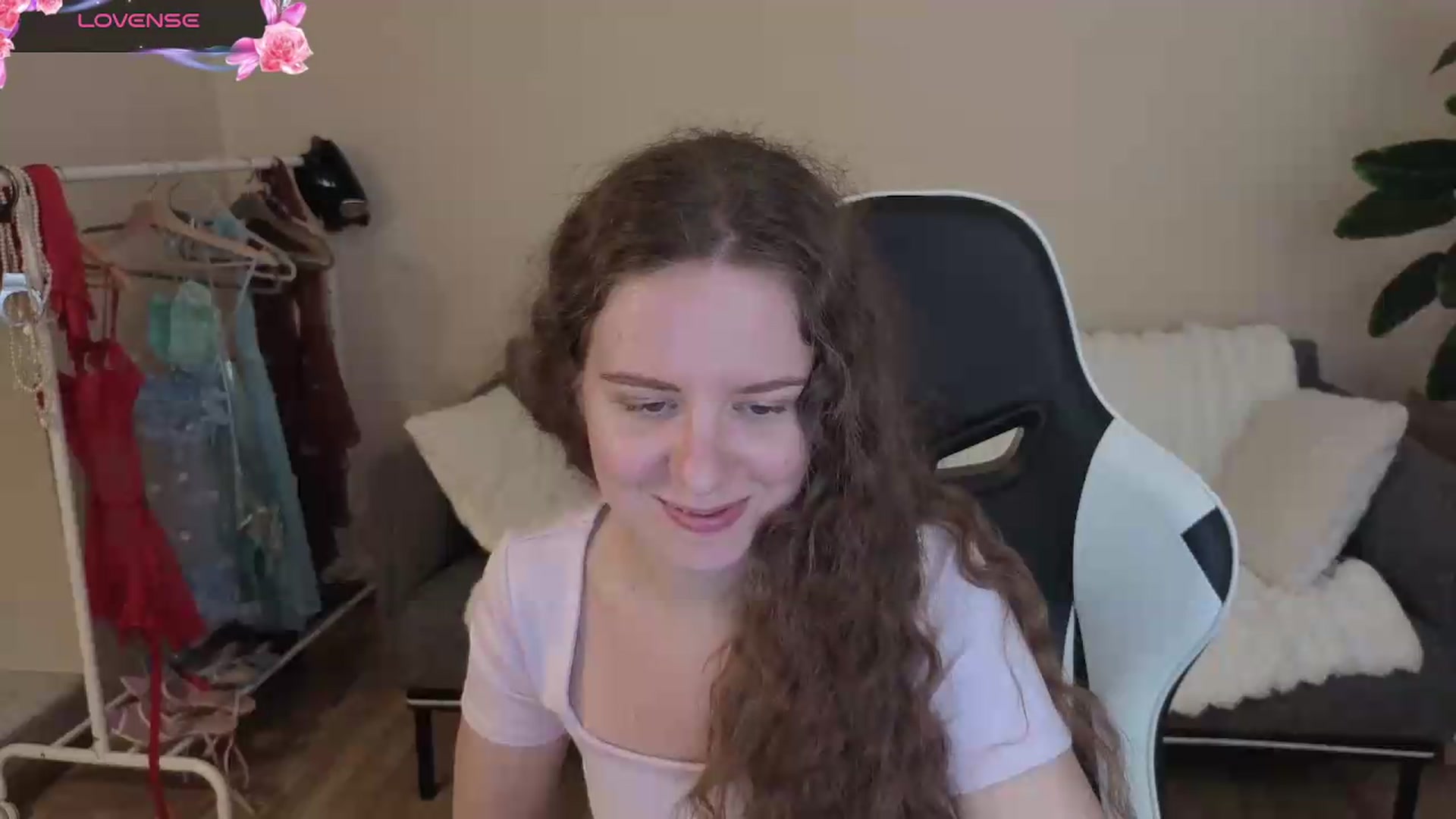 Gallery image thumbnail from BlueFlowerr's myfreecams stream on, 08/18/2026, 18:59 image 8 of 20