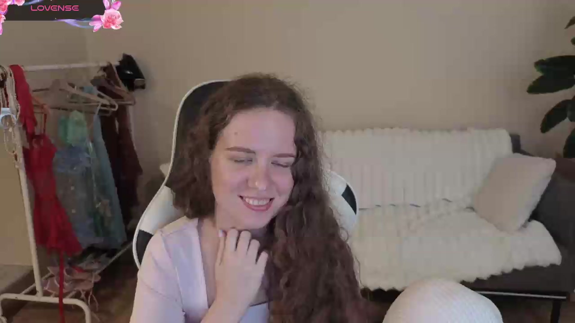 Gallery image thumbnail from BlueFlowerr's myfreecams stream on, 08/18/2026, 18:59 image 11 of 20