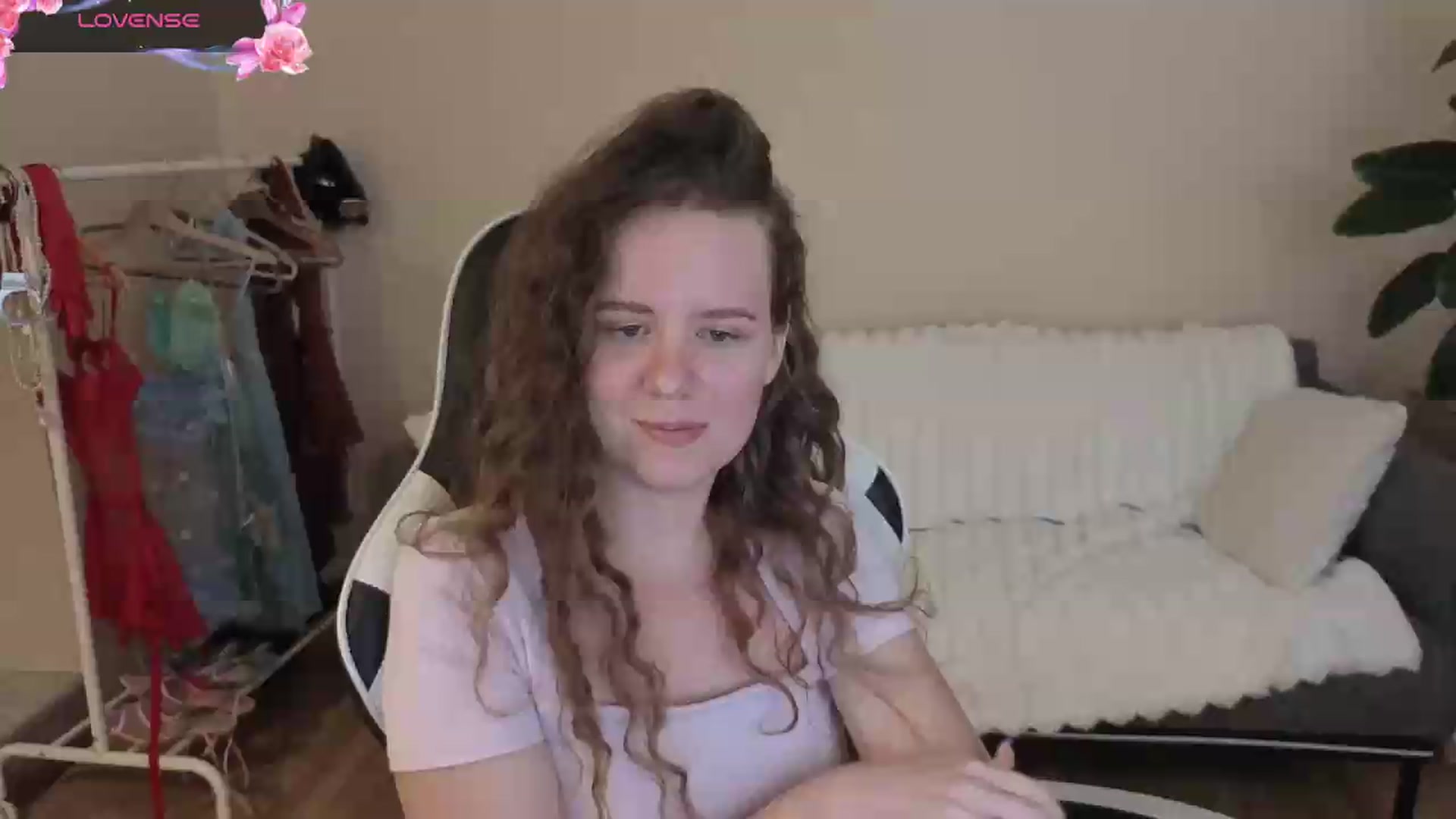 Gallery image thumbnail from BlueFlowerr's myfreecams stream on, 08/18/2026, 18:59 image 15 of 20