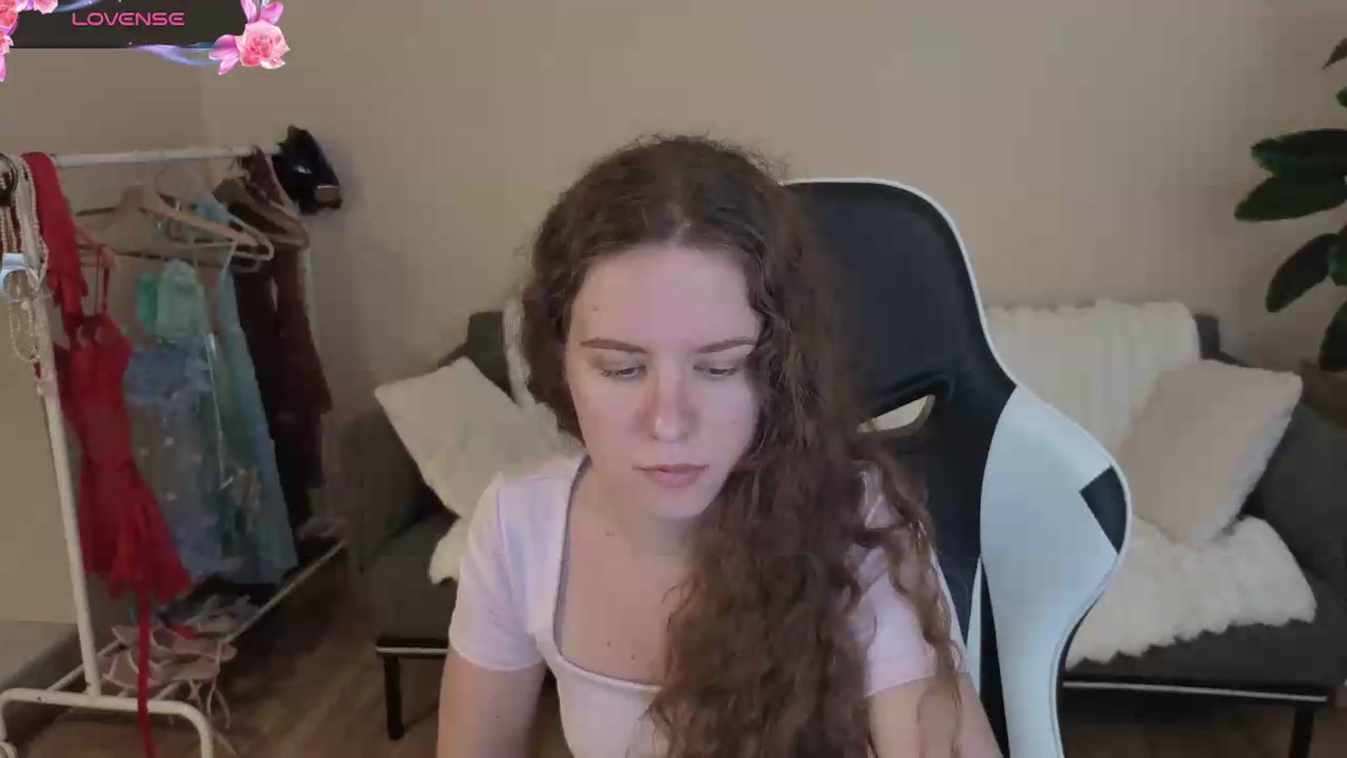 Gallery image thumbnail from BlueFlowerr's myfreecams stream on, 08/18/2026, 18:59 image 6 of 20