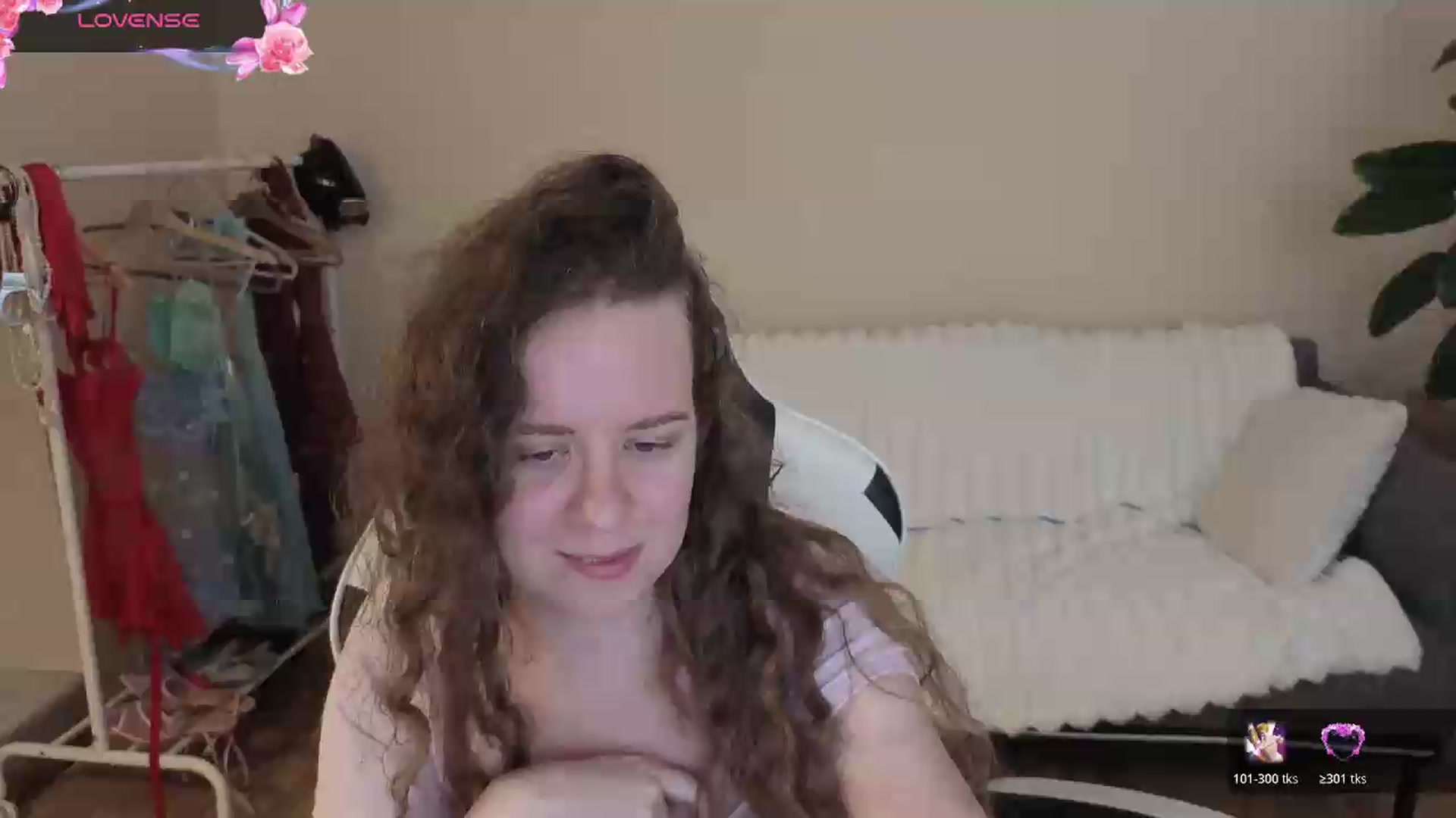Gallery image thumbnail from BlueFlowerr's myfreecams stream on, 08/18/2026, 18:59 image 16 of 20