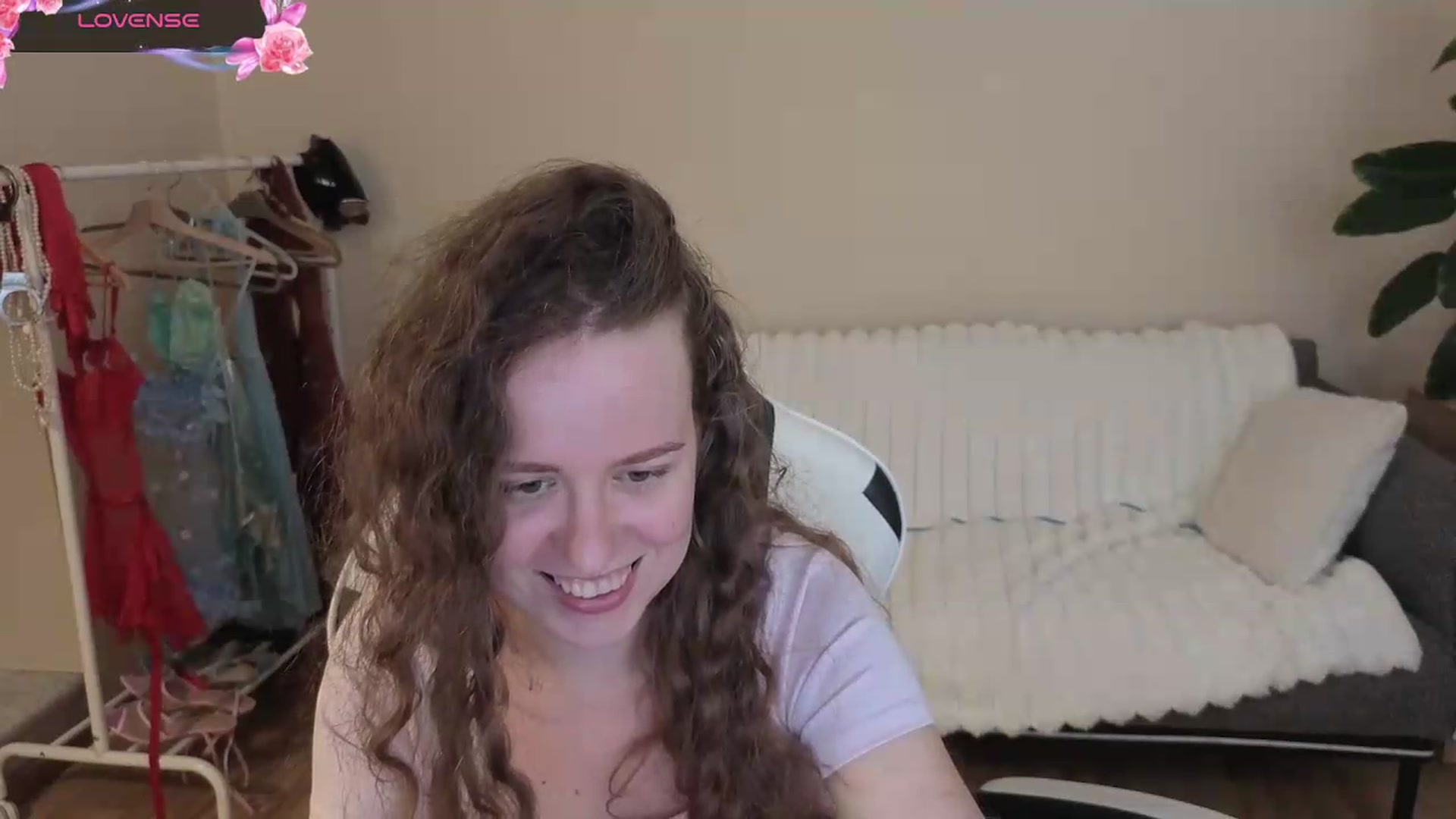 Gallery image thumbnail from BlueFlowerr's myfreecams stream on, 08/18/2026, 18:59 image 18 of 20