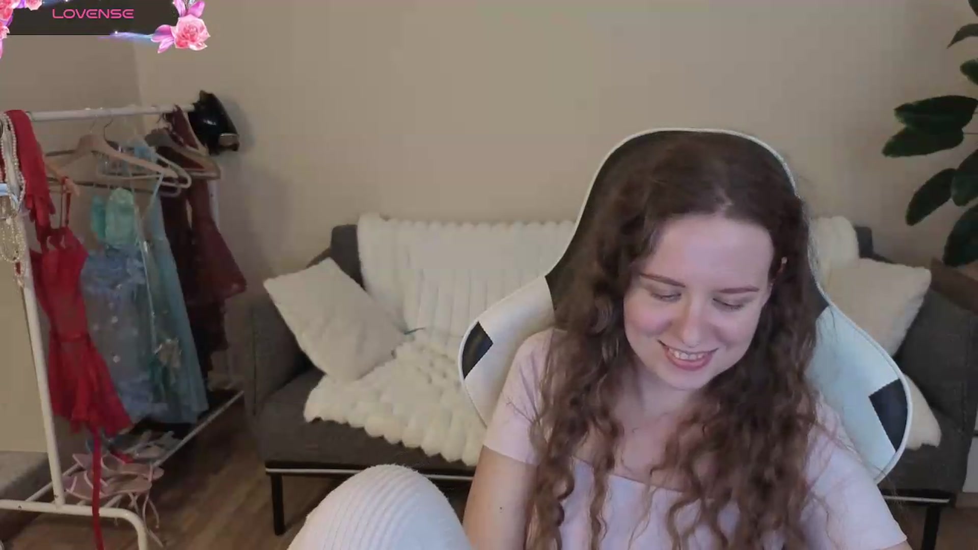 Gallery image thumbnail from BlueFlowerr's myfreecams stream on, 08/18/2026, 19:42 image 6 of 20