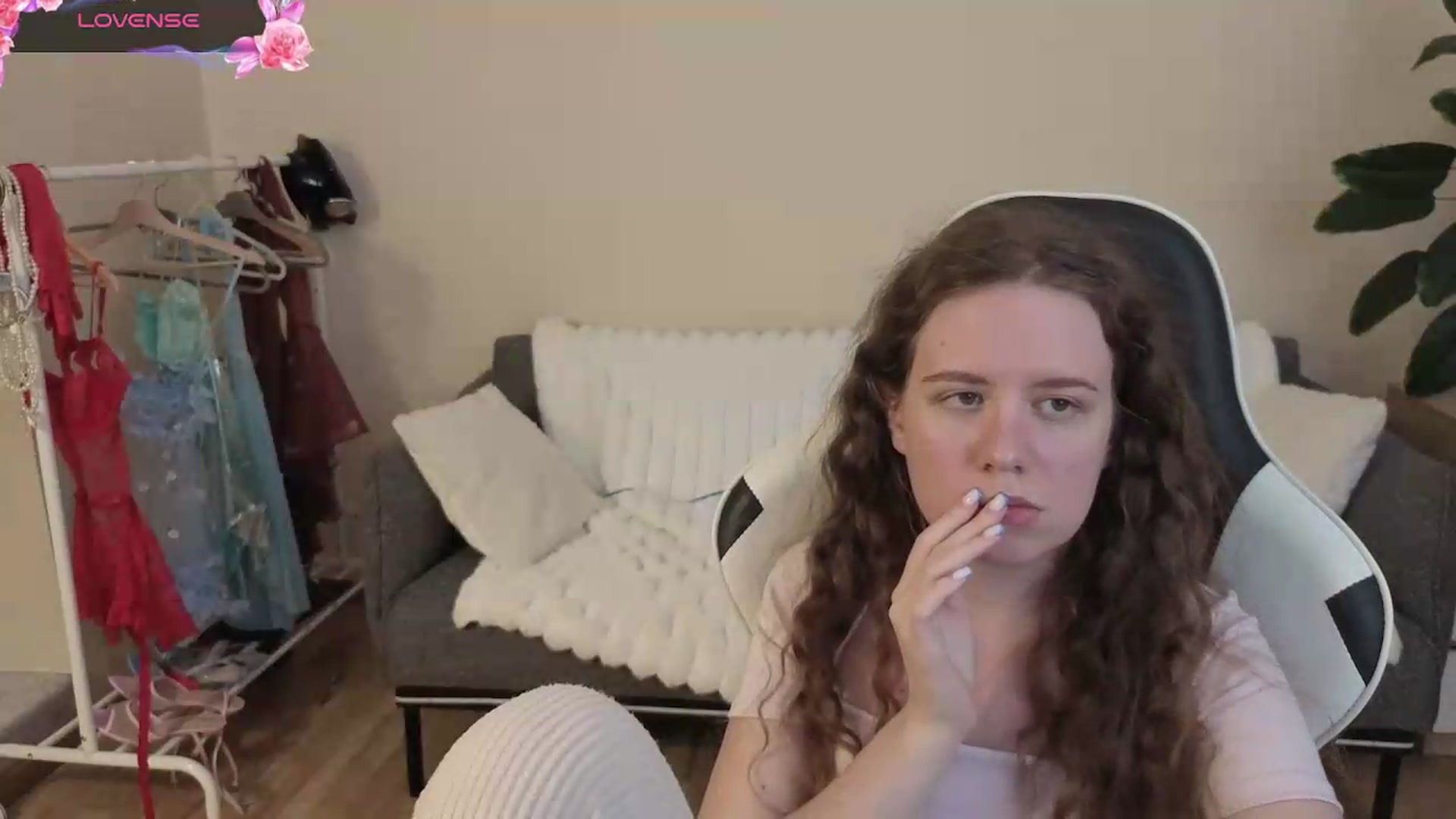 Gallery image thumbnail from BlueFlowerr's myfreecams stream on, 08/18/2026, 19:42 image 9 of 20