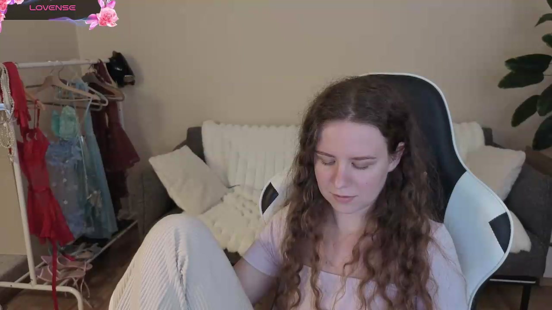 Gallery image thumbnail from BlueFlowerr's myfreecams stream on, 08/18/2026, 19:42 image 7 of 20