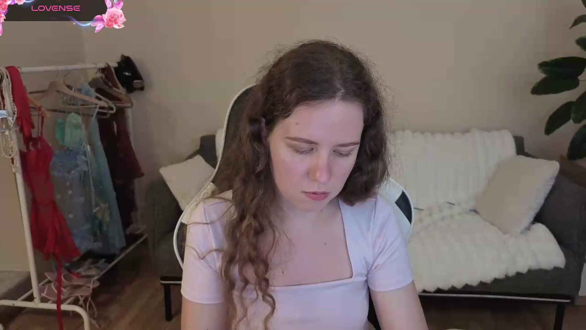 Gallery image thumbnail from BlueFlowerr's myfreecams stream on, 08/18/2026, 20:35 image 18 of 20