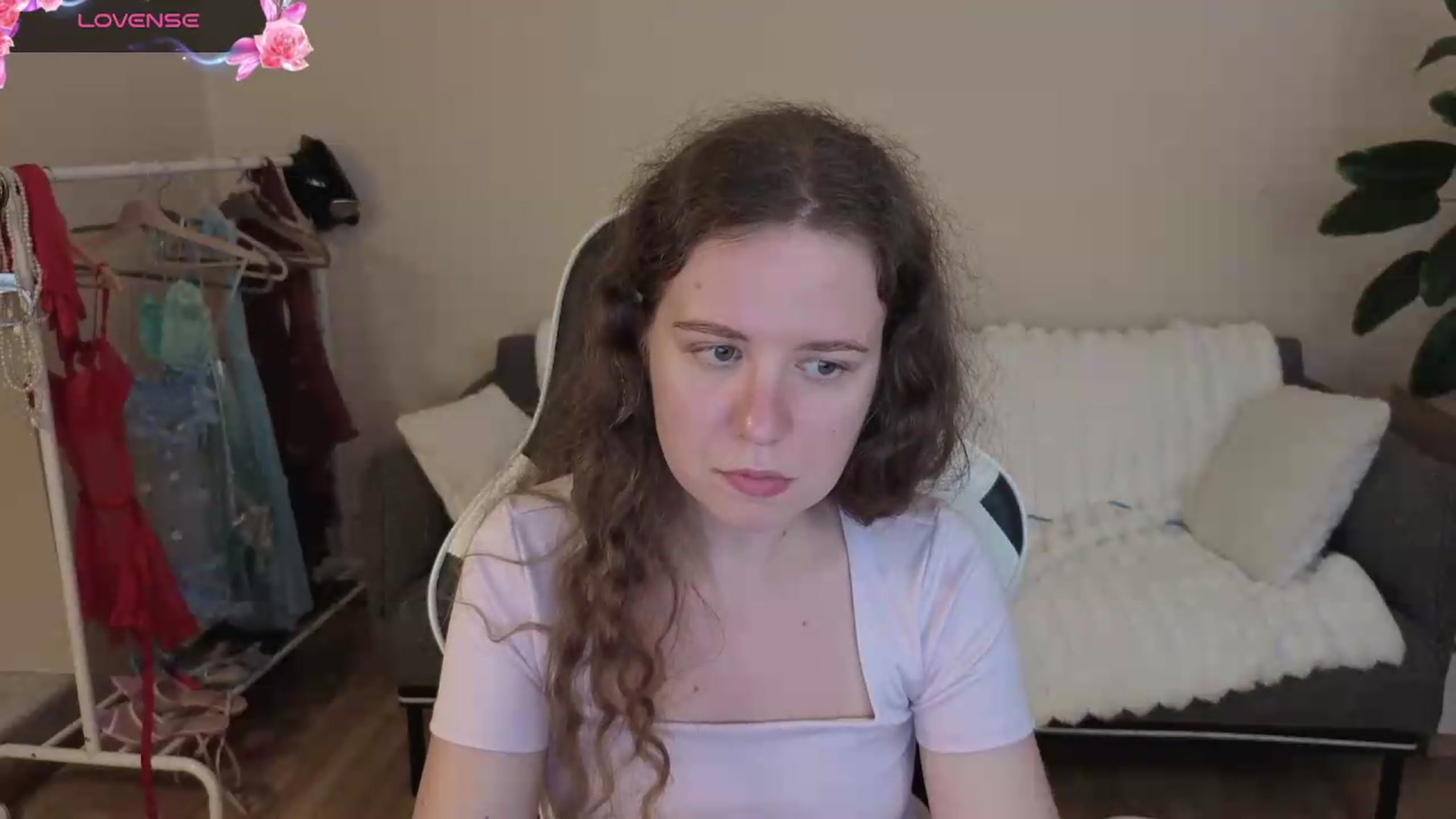 Gallery image thumbnail from BlueFlowerr's myfreecams stream on, 08/18/2026, 20:35 image 19 of 20