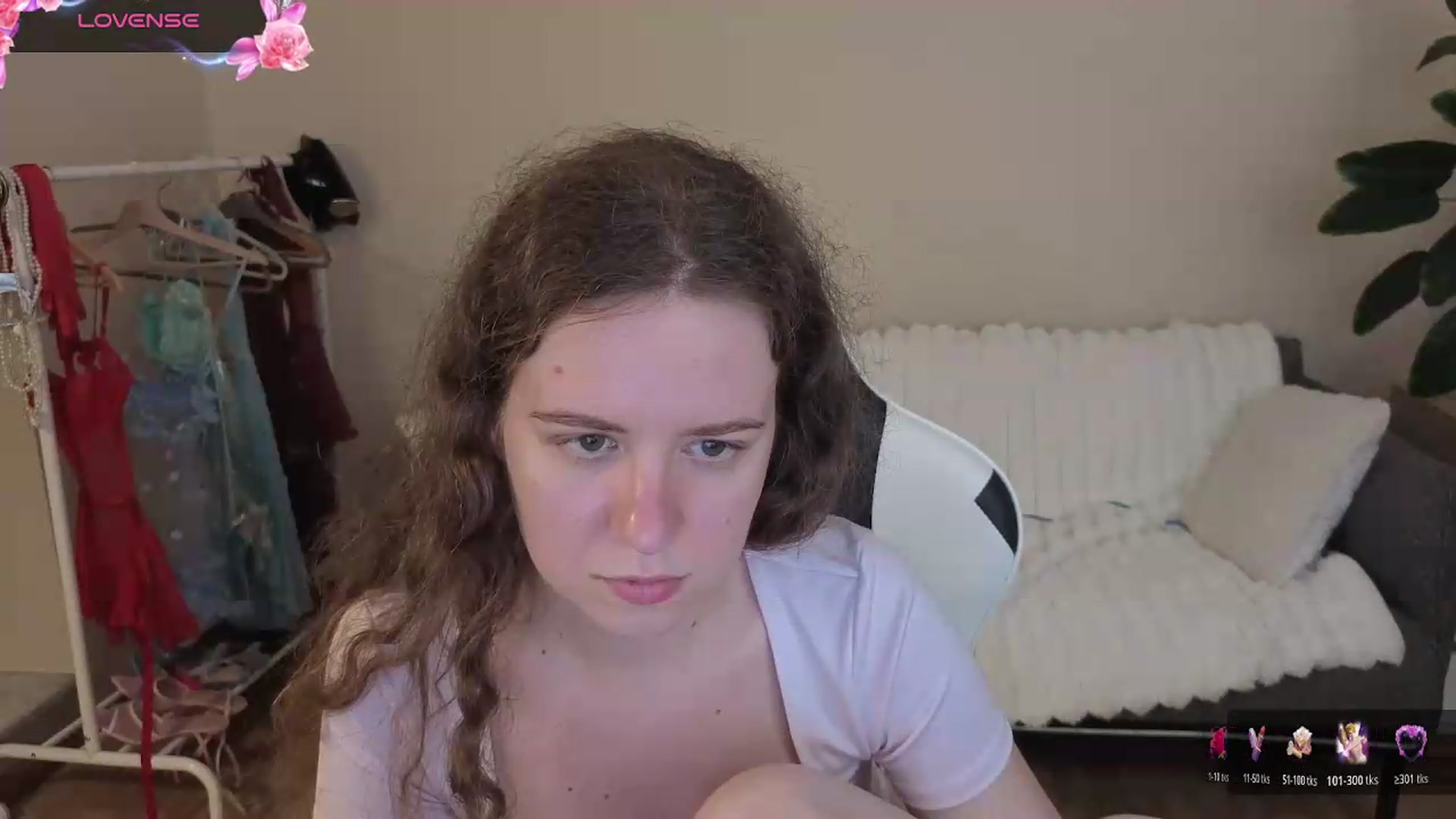 Gallery image thumbnail from BlueFlowerr's myfreecams stream on, 08/18/2026, 20:35 image 8 of 20