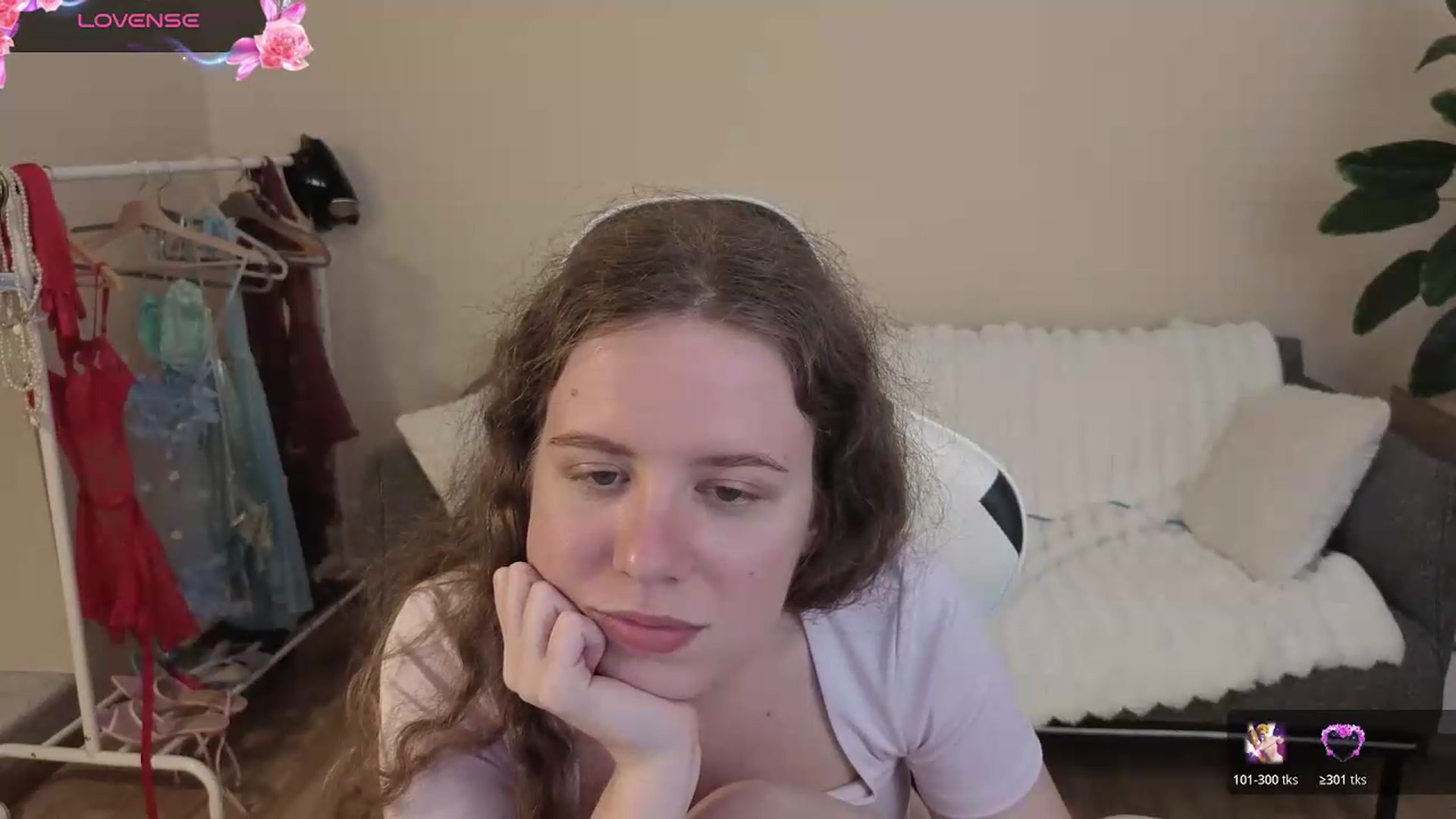 Gallery image thumbnail from BlueFlowerr's myfreecams stream on, 08/18/2026, 20:35 image 10 of 20