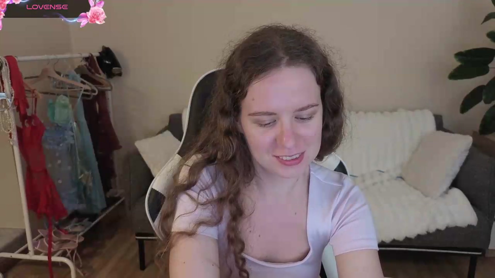 Gallery image thumbnail from BlueFlowerr's myfreecams stream on, 08/18/2026, 20:35 image 12 of 20