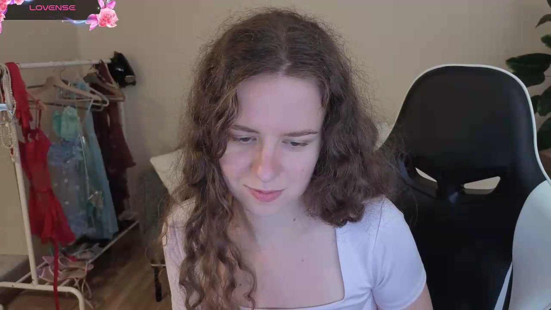 Gallery image thumbnail from BlueFlowerr's myfreecams stream on, 08/18/2026, 20:59 image 20 of 20