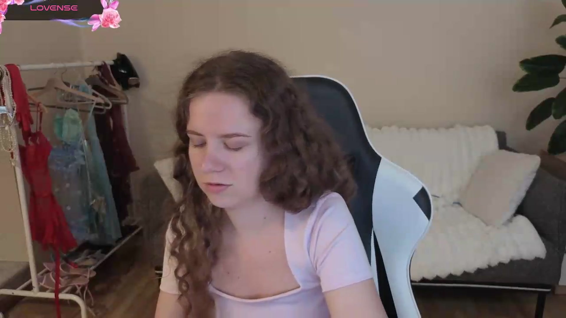Gallery image thumbnail from BlueFlowerr's myfreecams stream on, 08/18/2026, 20:59 image 17 of 20