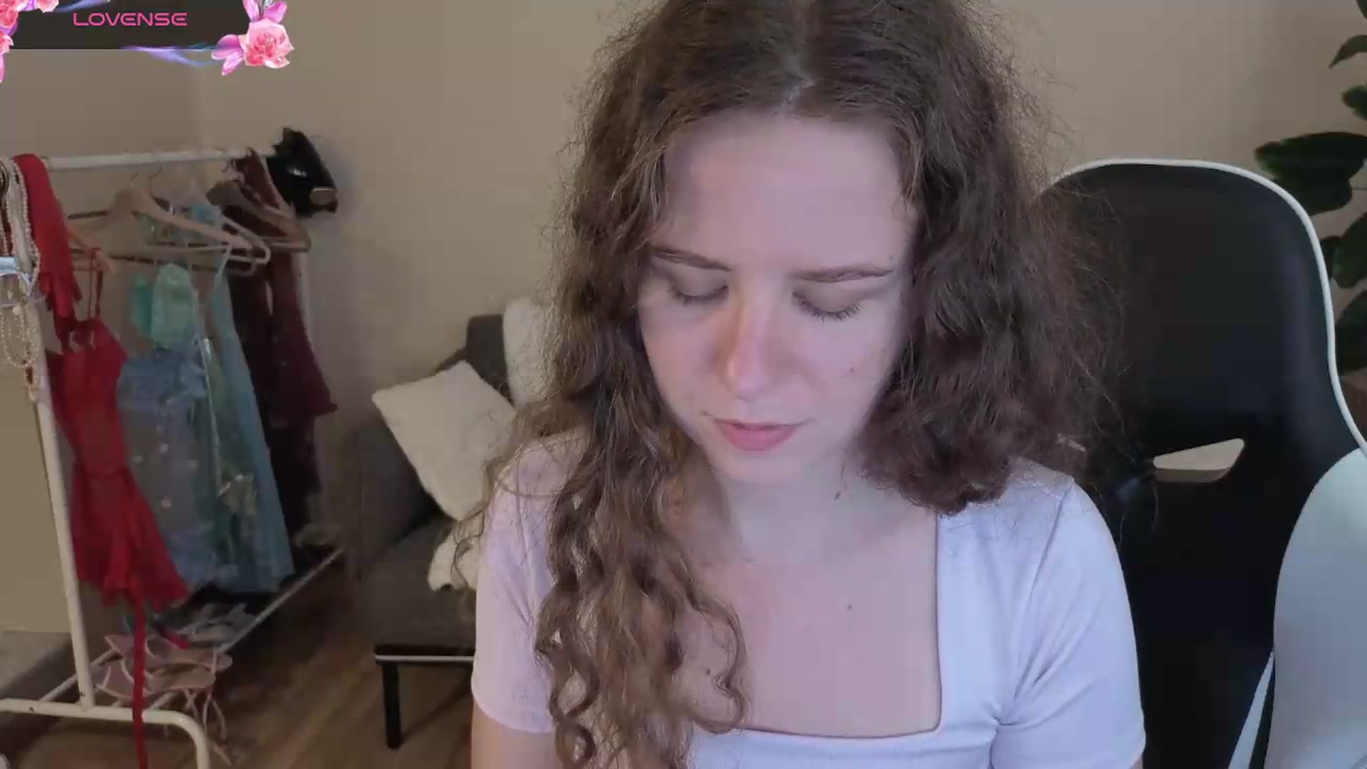 Gallery image thumbnail from BlueFlowerr's myfreecams stream on, 08/18/2026, 20:59 image 19 of 20
