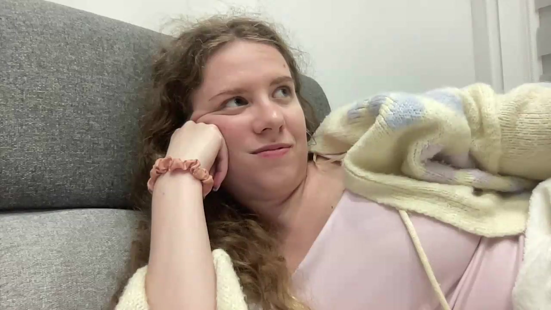 Gallery image thumbnail from BlueFlowerr's myfreecams stream on, 08/18/2026, 23:26 image 10 of 20