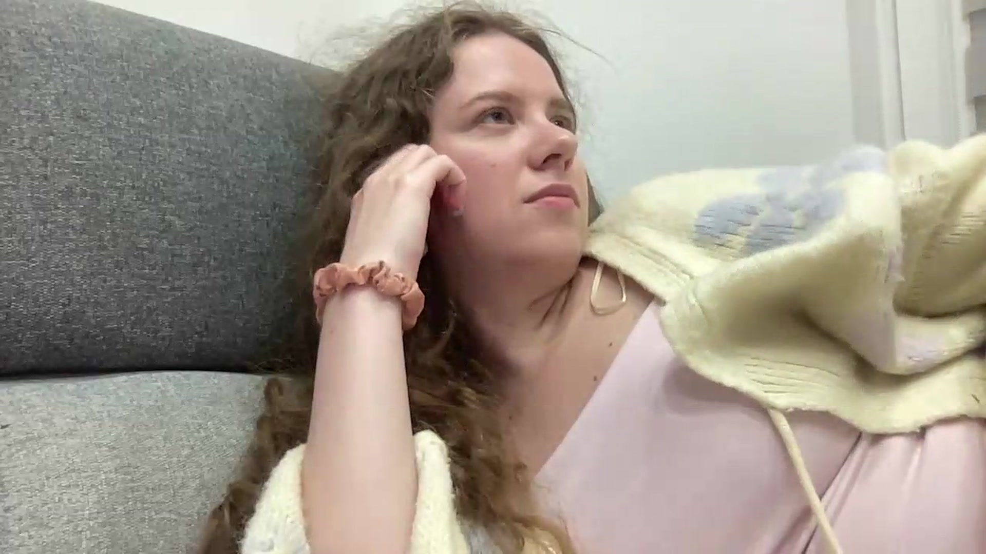 Gallery image thumbnail from BlueFlowerr's myfreecams stream on, 08/18/2026, 23:26 image 9 of 20