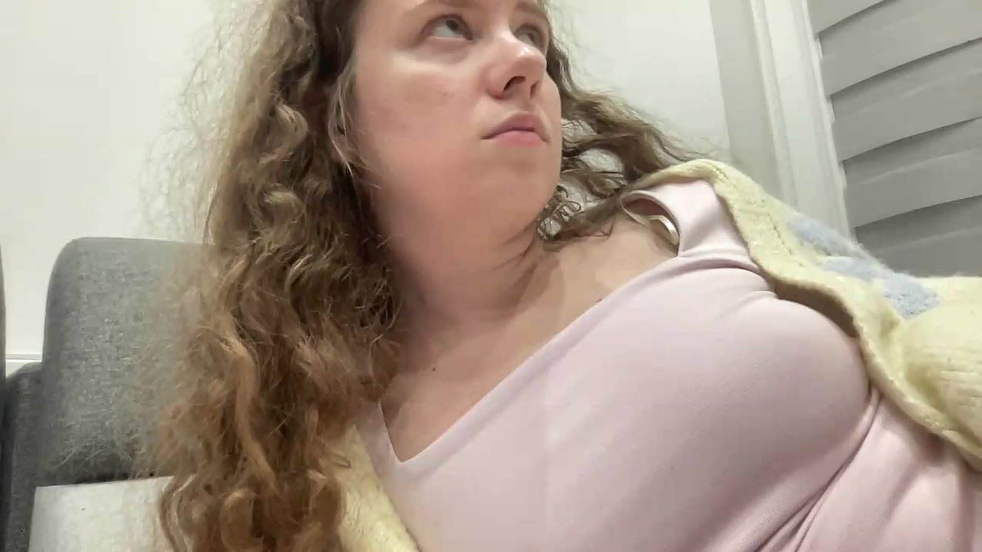 Gallery image thumbnail from BlueFlowerr's myfreecams stream on, 08/19/2026, 24:15 image 11 of 20