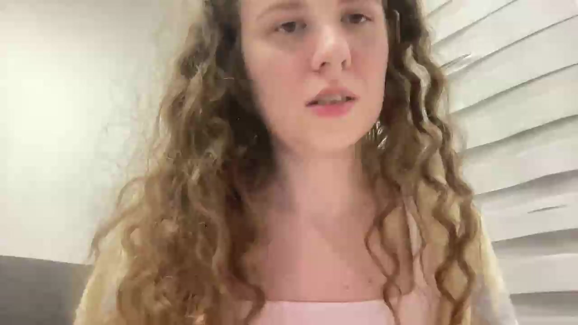 Gallery image thumbnail from BlueFlowerr's myfreecams stream on, 08/19/2026, 24:15 image 15 of 20