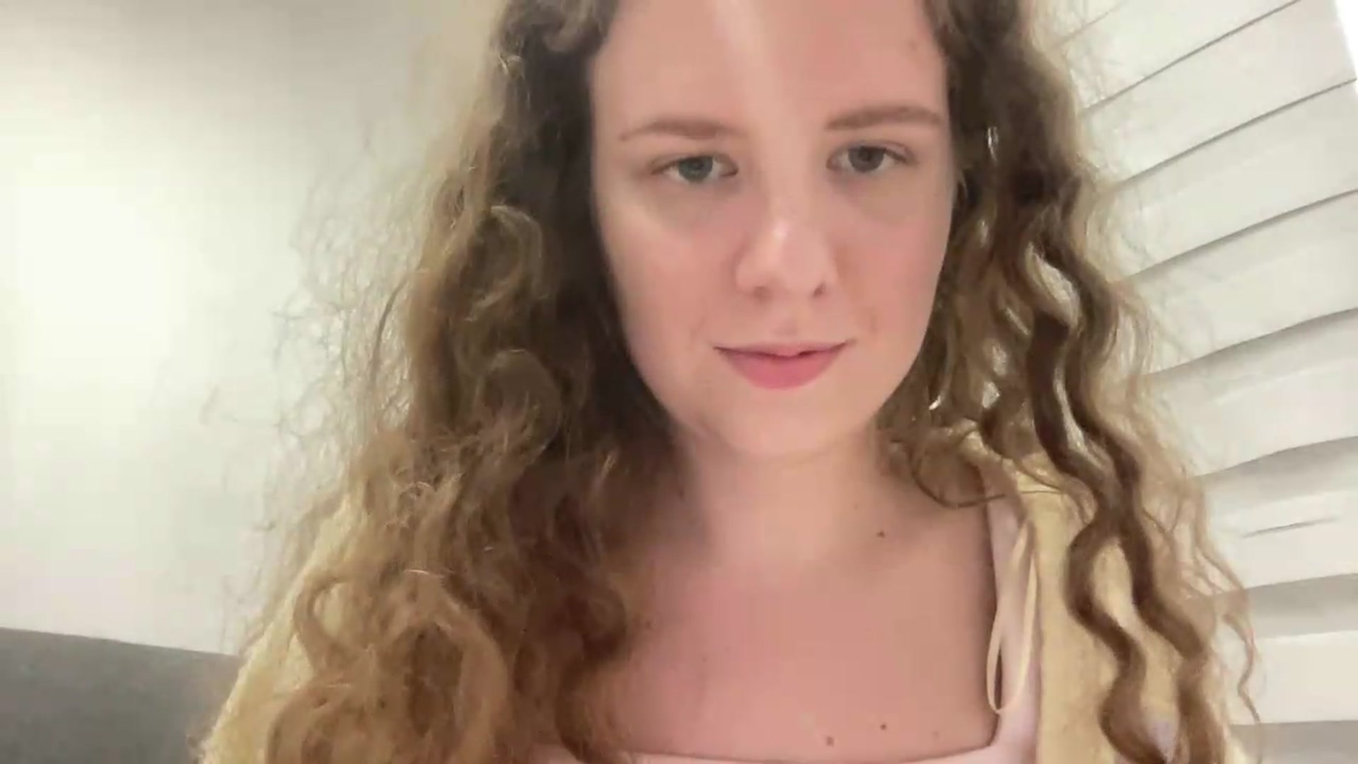 Gallery image thumbnail from BlueFlowerr's myfreecams stream on, 08/19/2026, 24:15 image 12 of 20