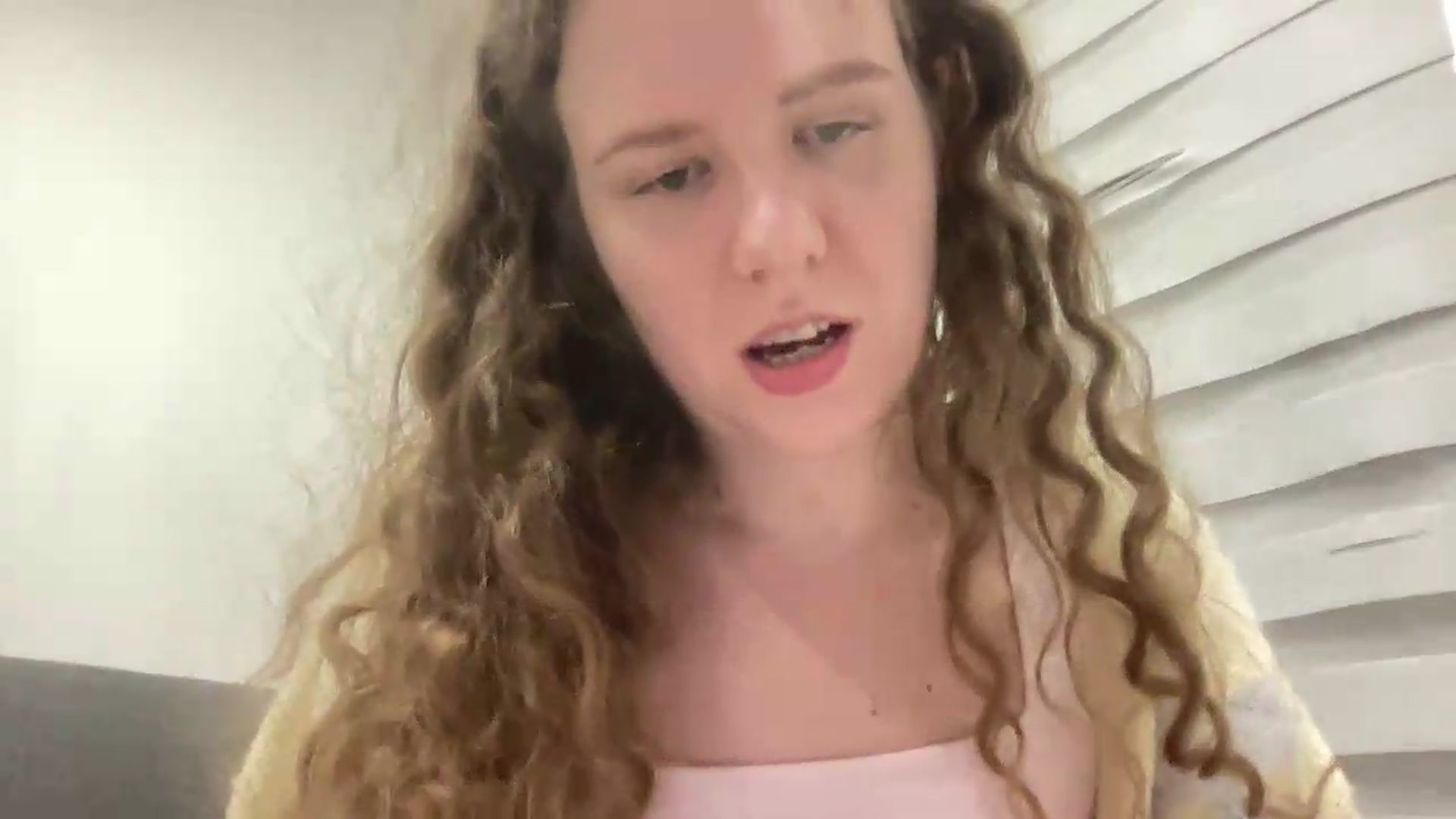 Gallery image thumbnail from BlueFlowerr's myfreecams stream on, 08/19/2026, 24:15 image 14 of 20