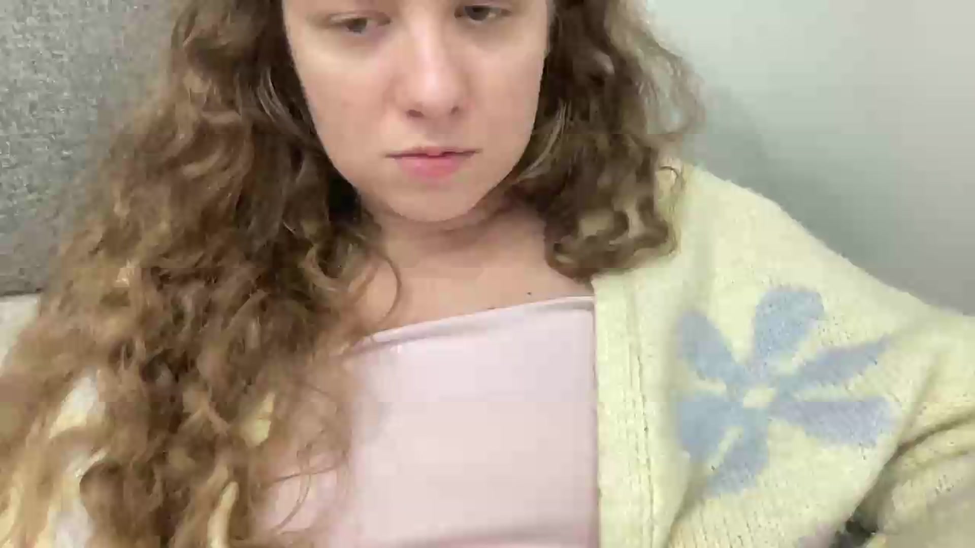 Gallery image thumbnail from BlueFlowerr's myfreecams stream on, 08/19/2026, 24:15 image 4 of 20