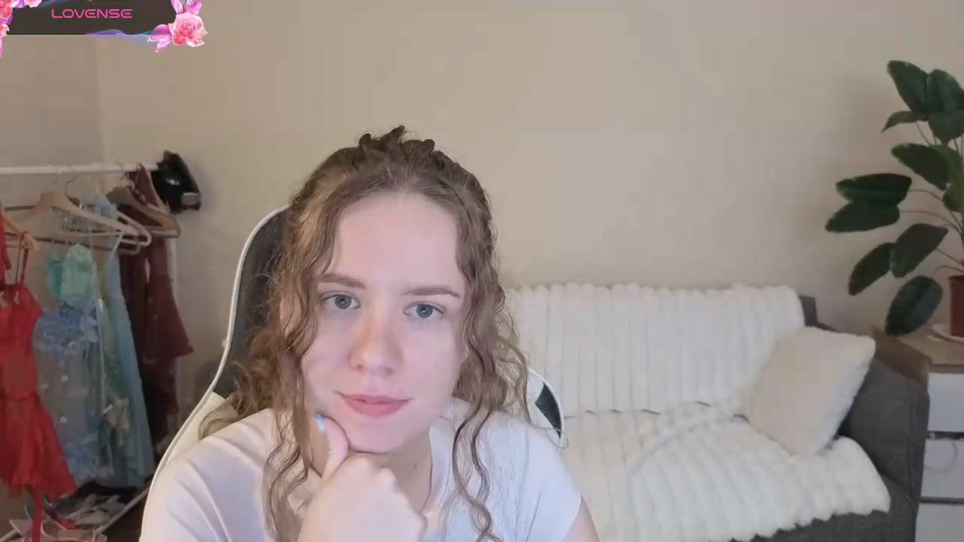 Gallery image thumbnail from BlueFlowerr's myfreecams stream on, 08/19/2026, 17:23 image 10 of 20
