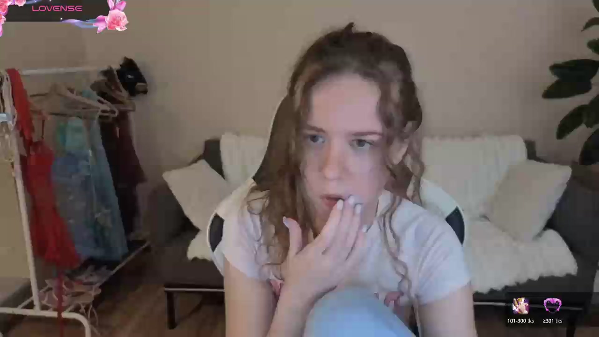 Gallery image thumbnail from BlueFlowerr's myfreecams stream on, 08/19/2026, 17:23 image 1 of 20